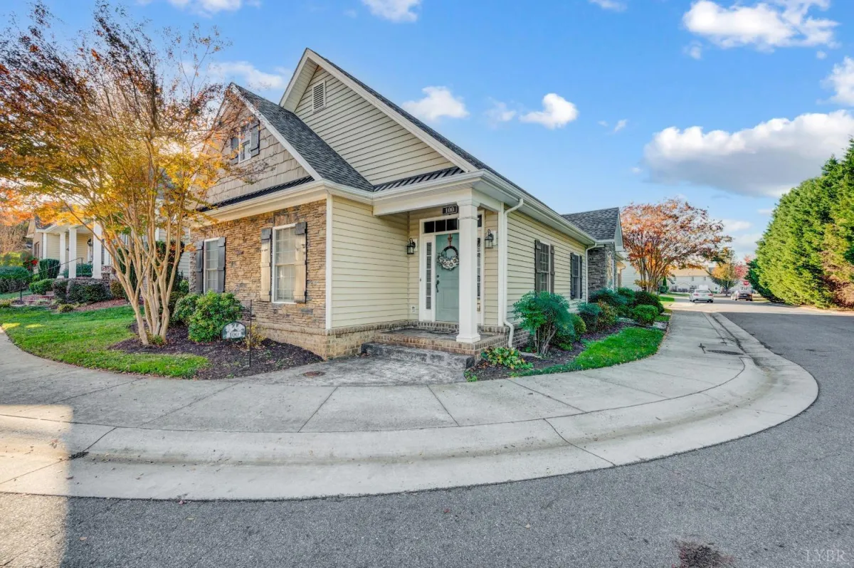 Lynchburg Concrete builds and installs driveway