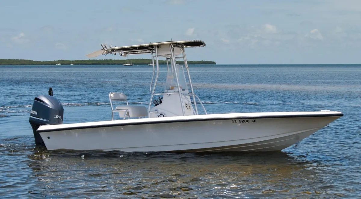 2000 Mako 2100 Bayshark