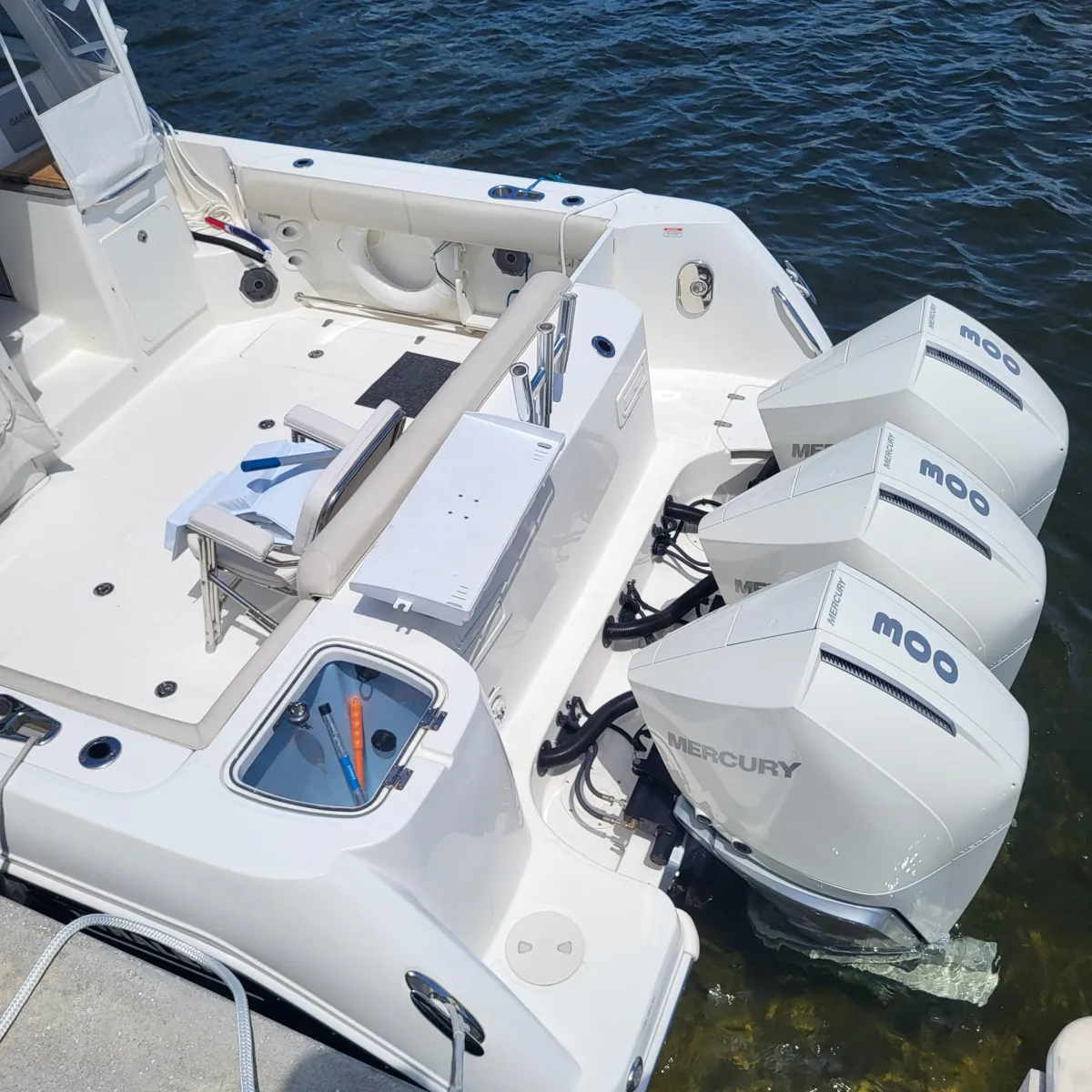 2021 Boston Whaler 345 Conquest