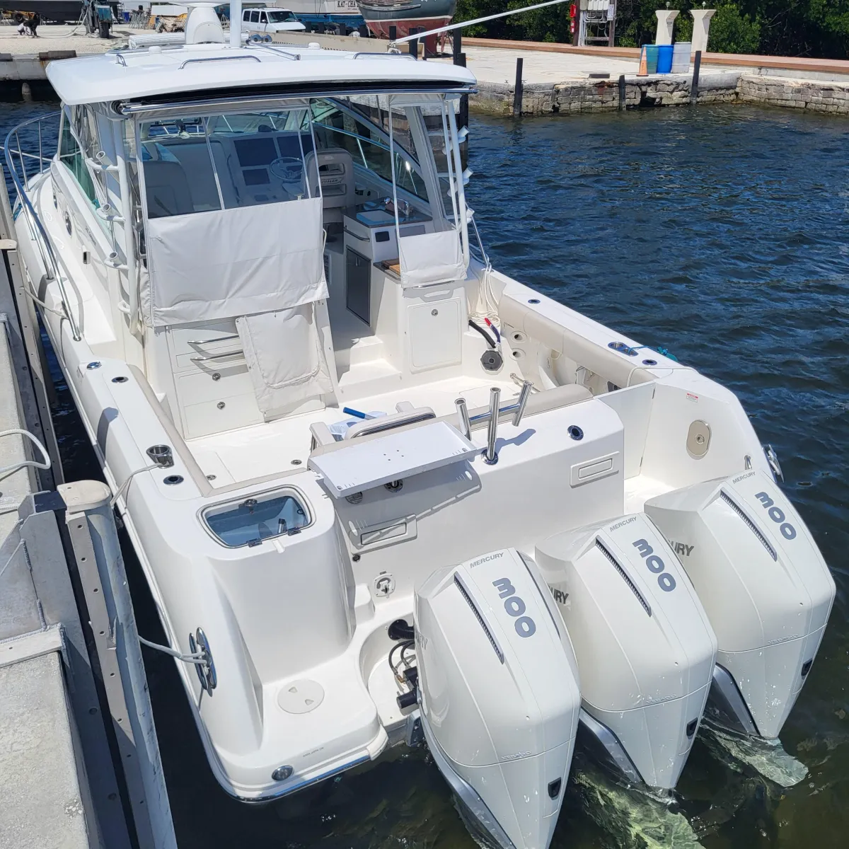 2021 Boston Whaler 345 Conquest