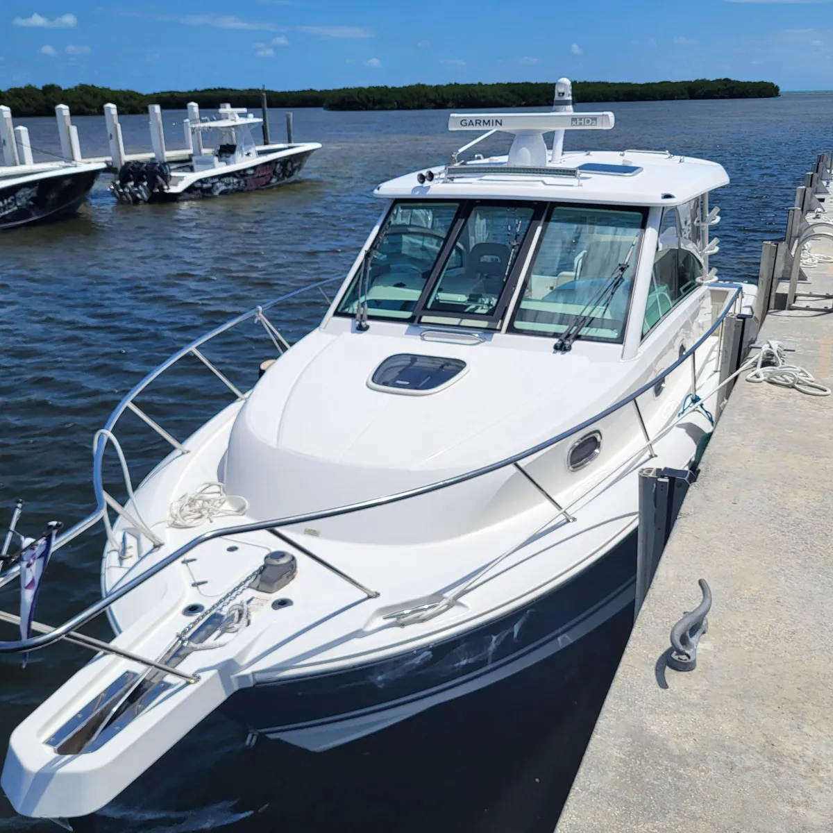 2021 Boston Whaler 345 Conquest