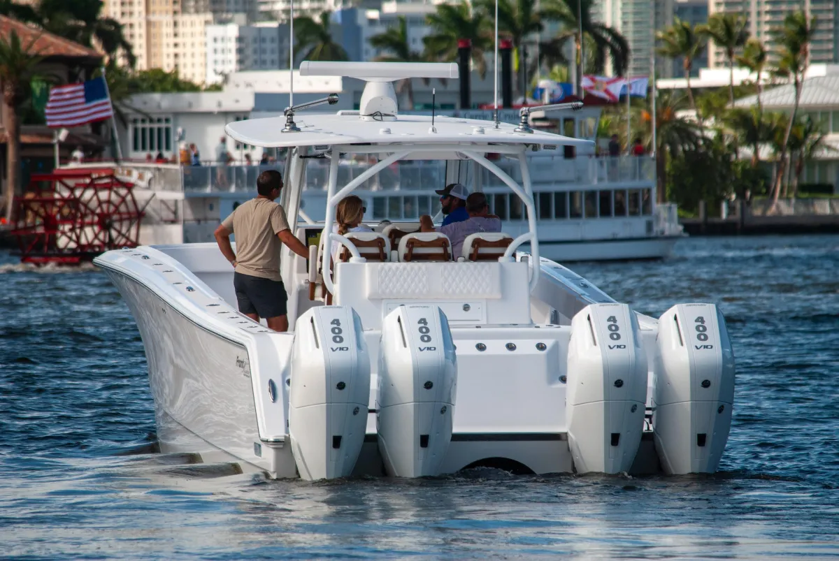 Front Runner 43 Catamaran 