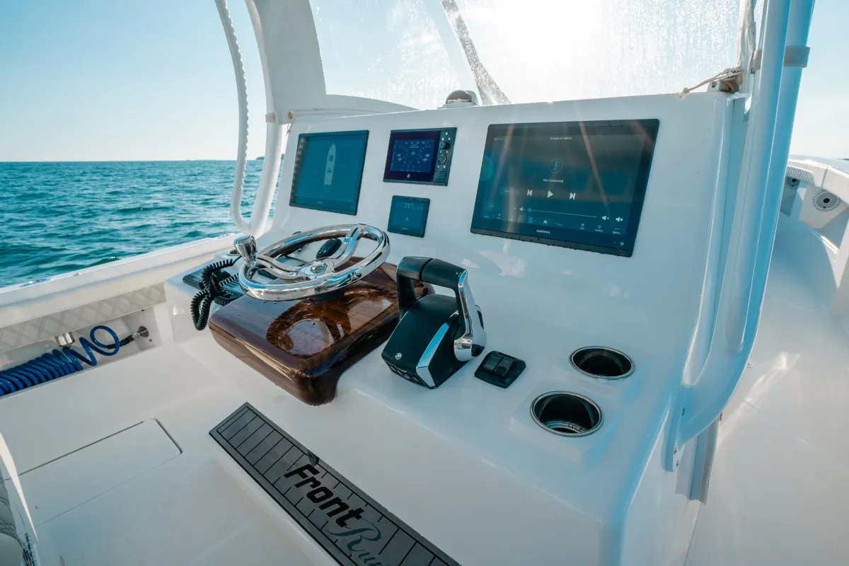 2023 39 CC Front Runner
