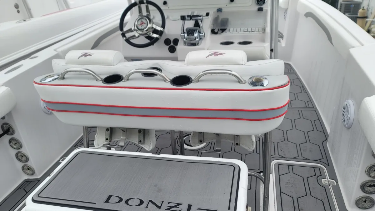 2006 Donzi 32 ZF