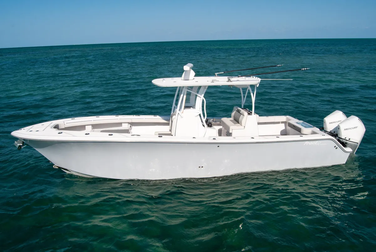 2023 Front Runner 33 Center Console