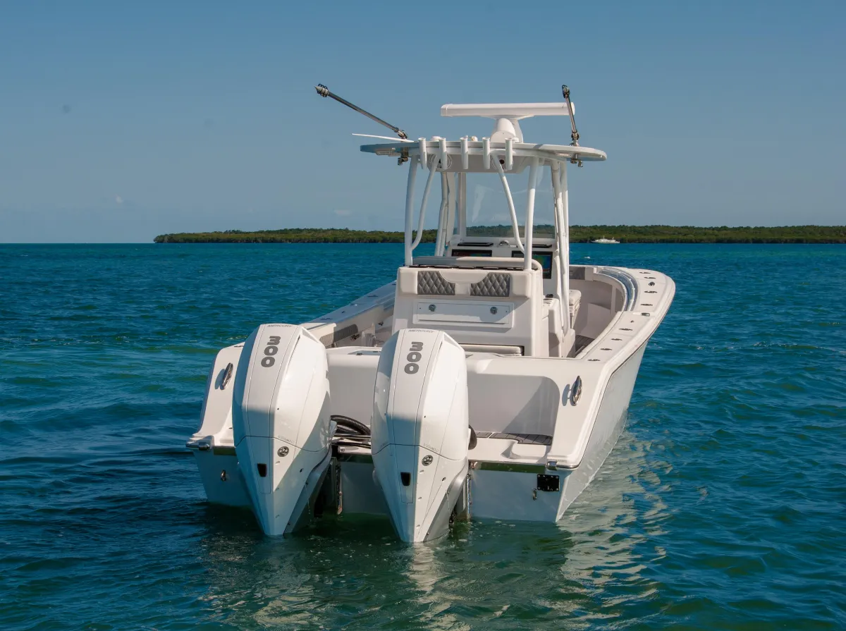 2023 Front Runner 33 Center Console