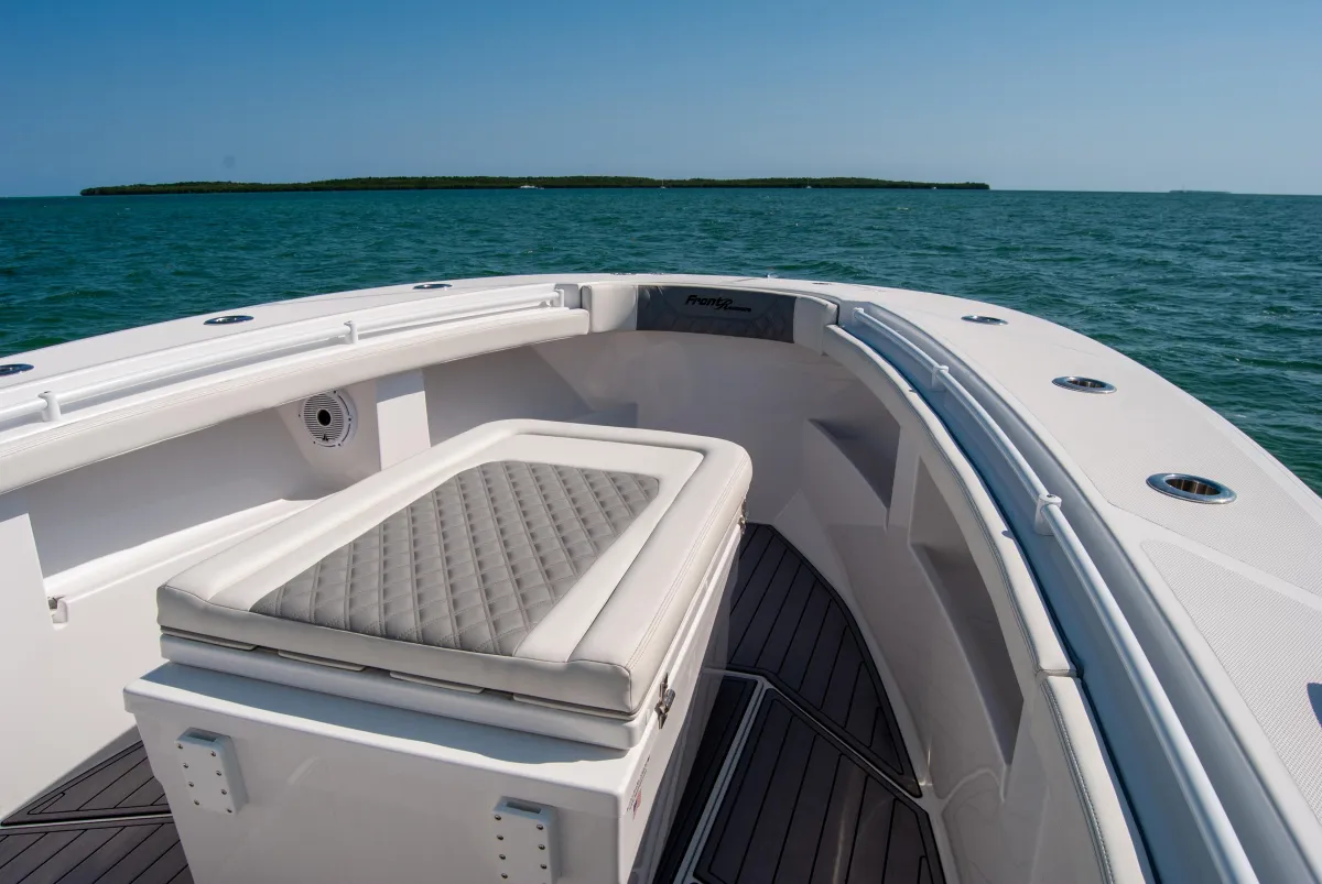 2023 Front Runner 33 Center Console