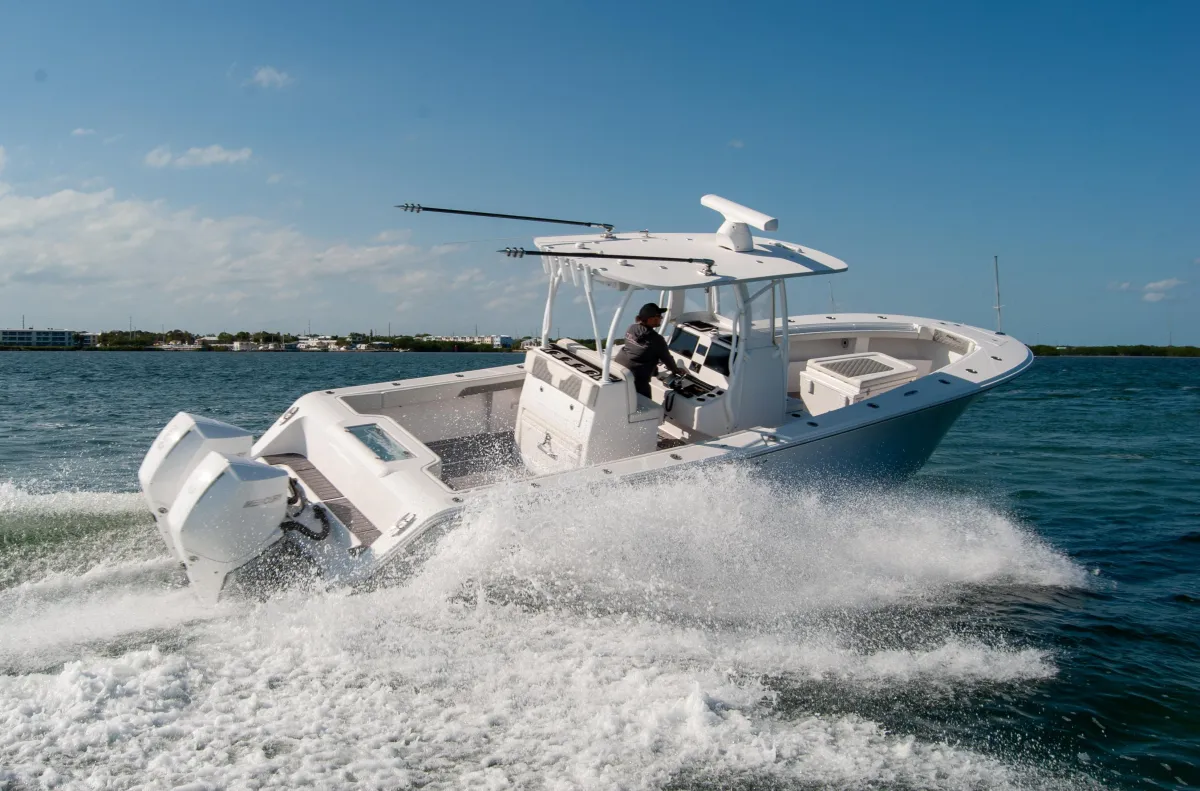 2023 Front Runner 33 Center Console