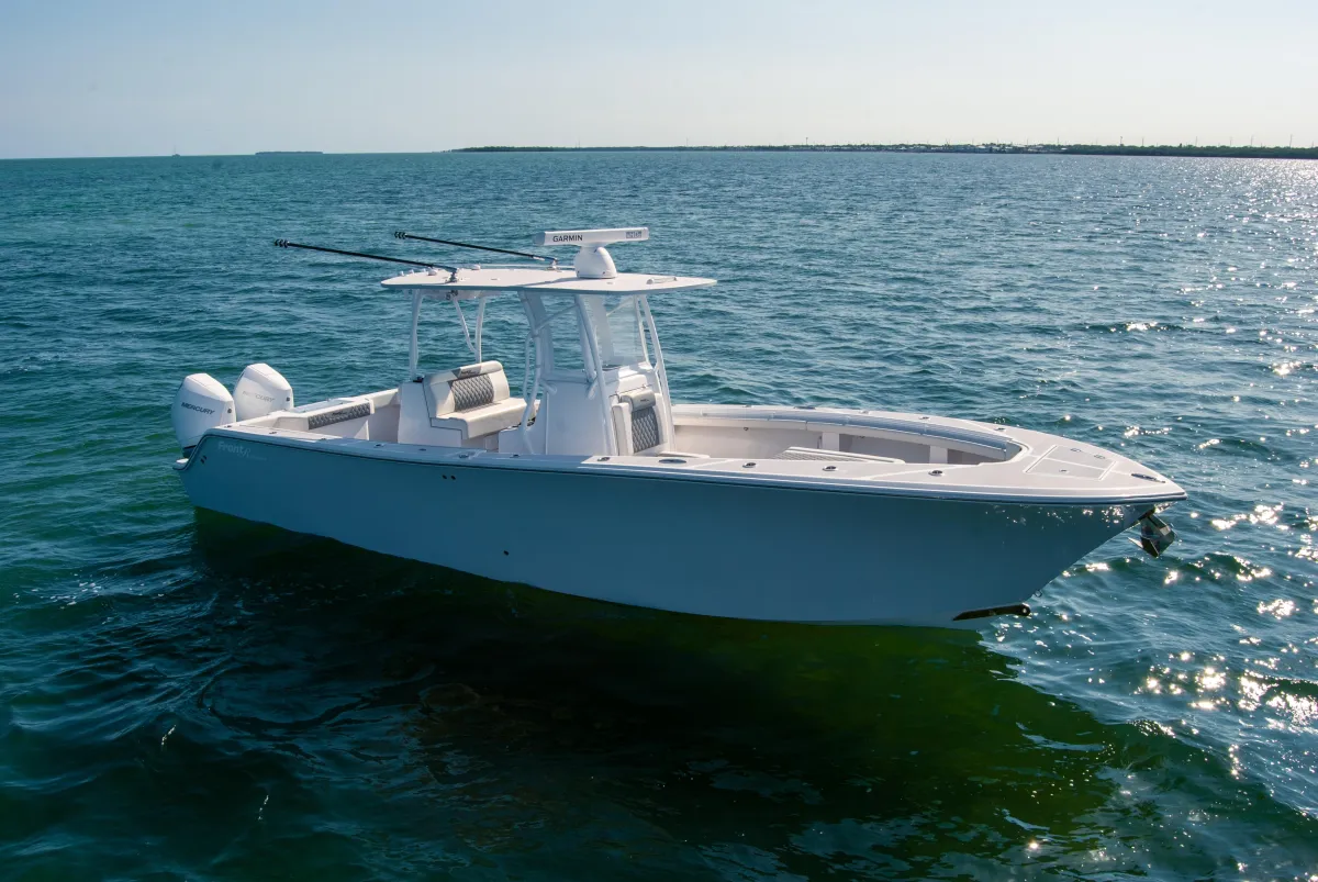 2023 Front Runner 33 Center Console
