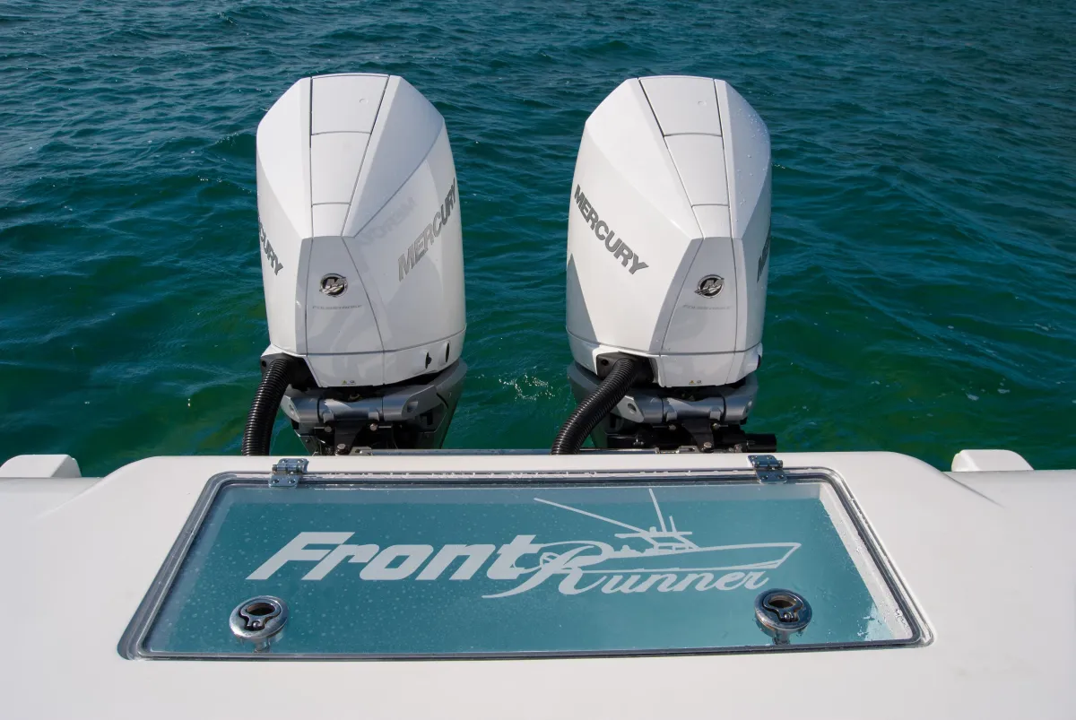 2023 Front Runner 33 Center Console