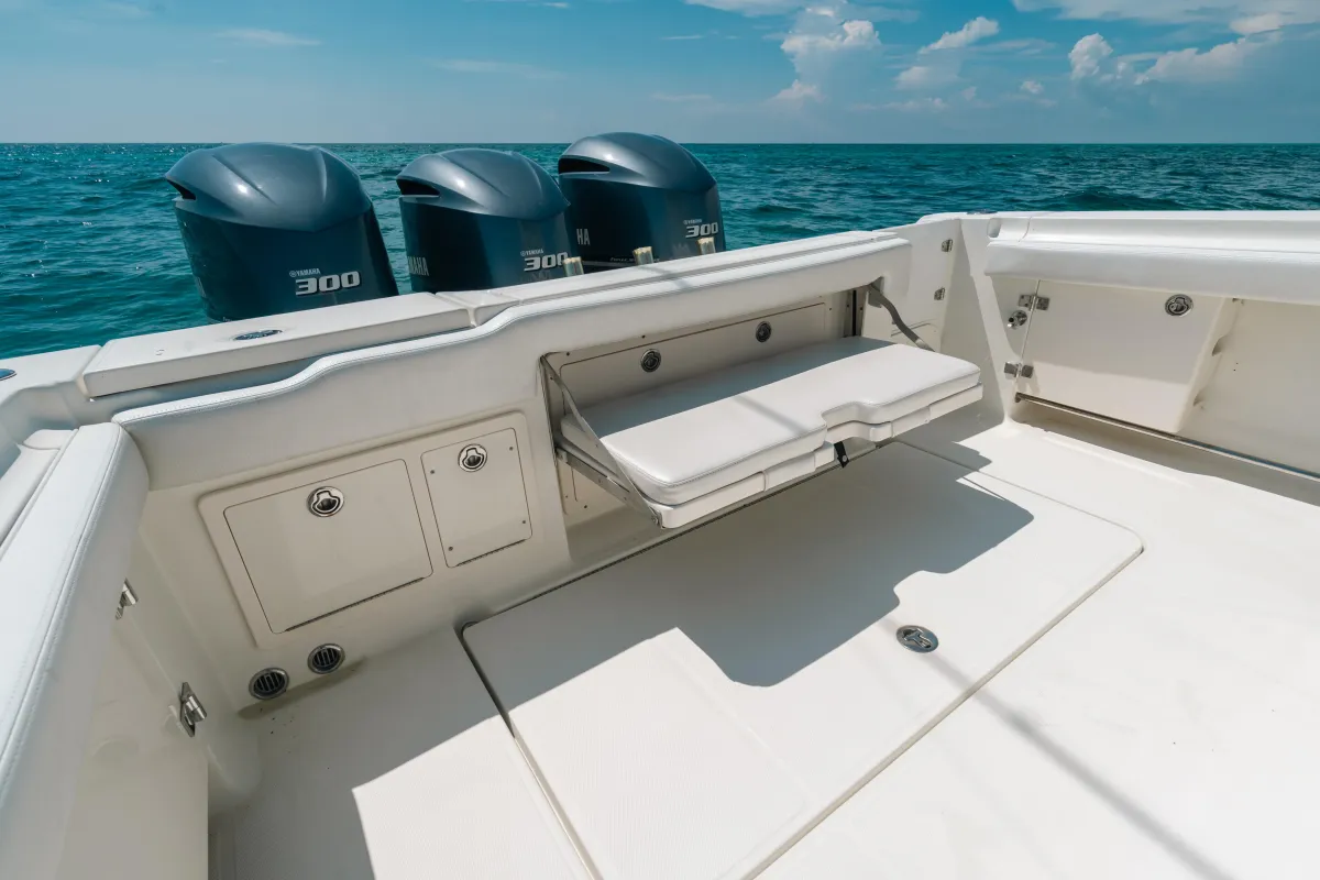 2008 Hydra-Sports Vector 33