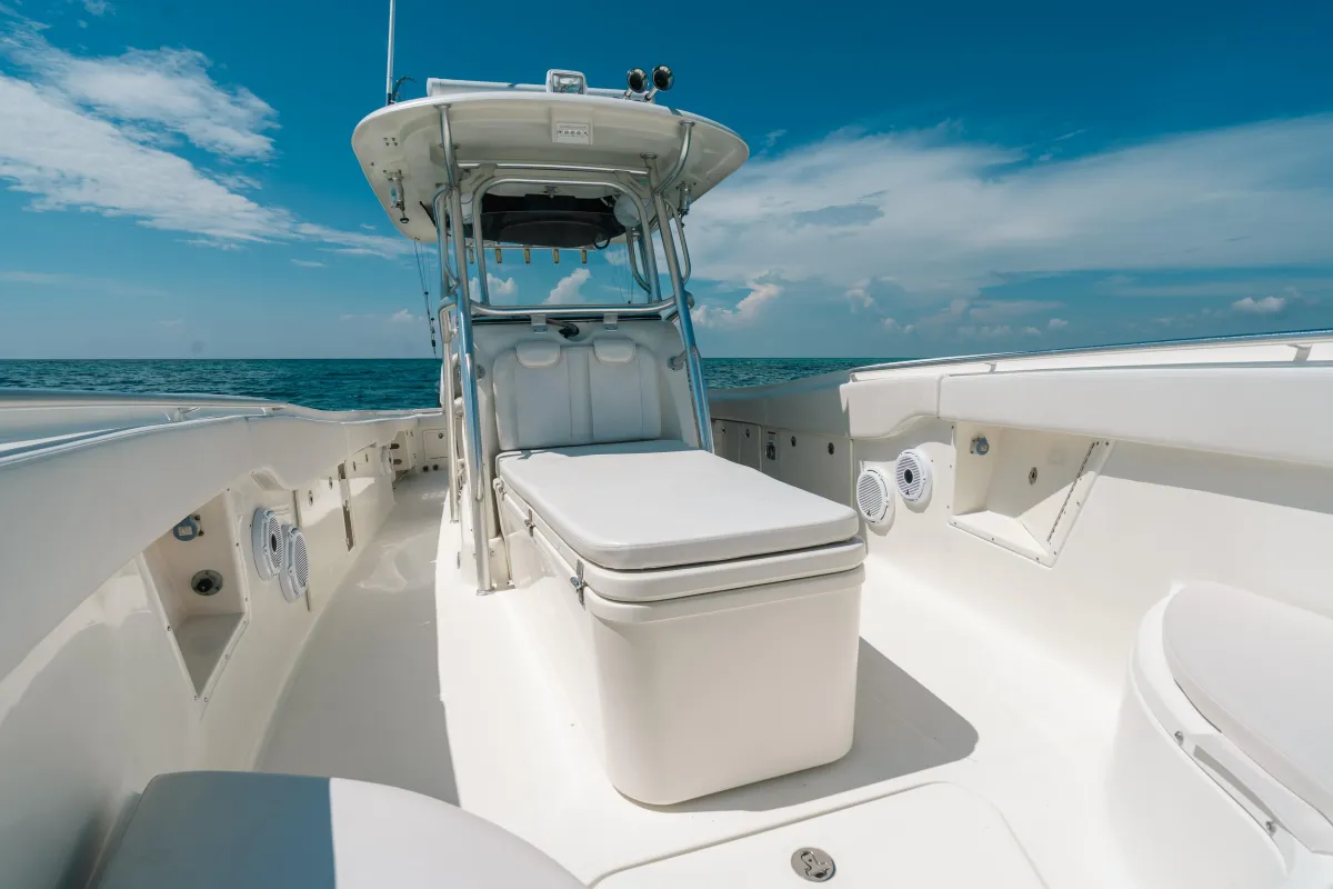 2008 Hydra-Sports Vector 33