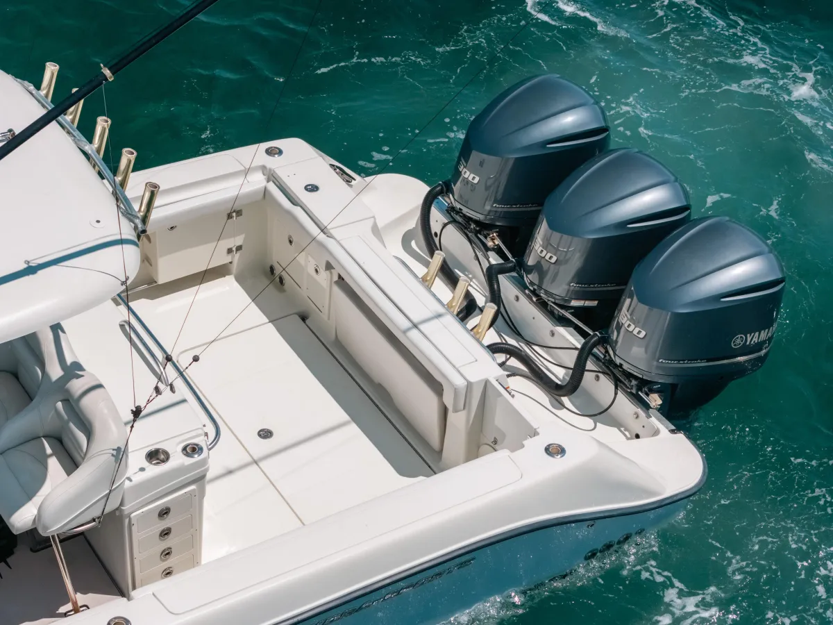 2008 Hydra-Sports Vector 33