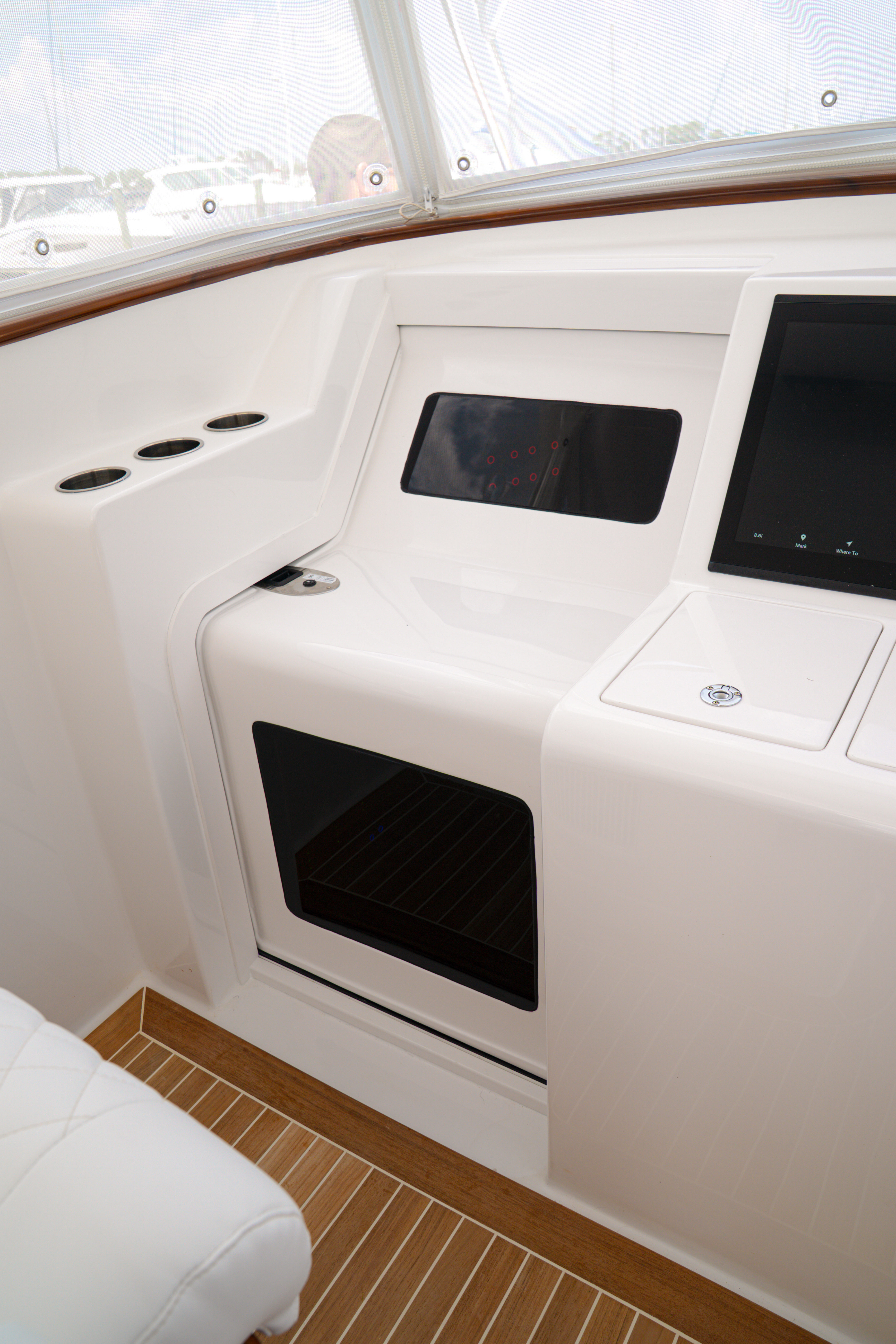  Front Runner 47 CC  Aft