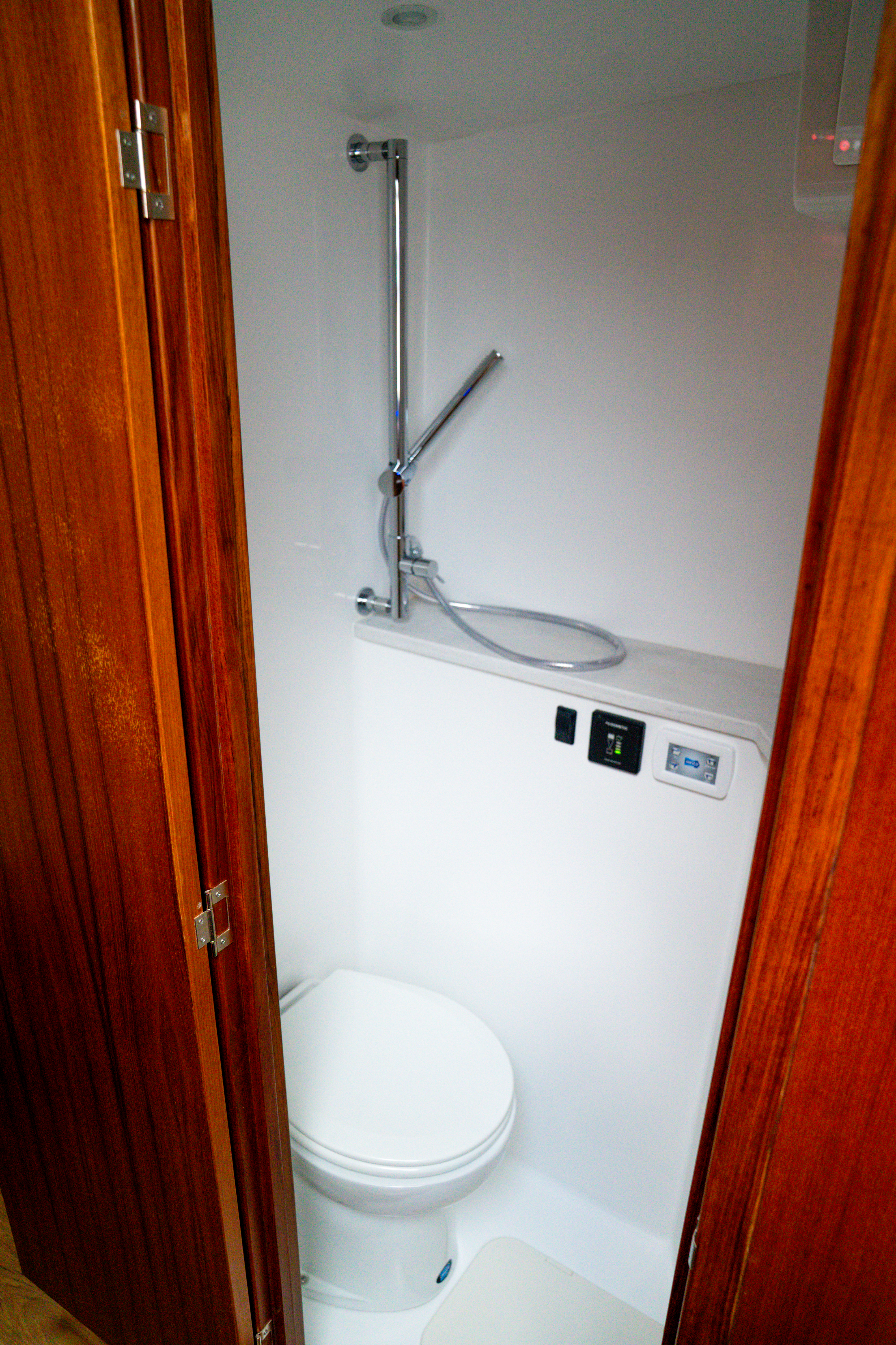 Front Runner 47 CC dive door