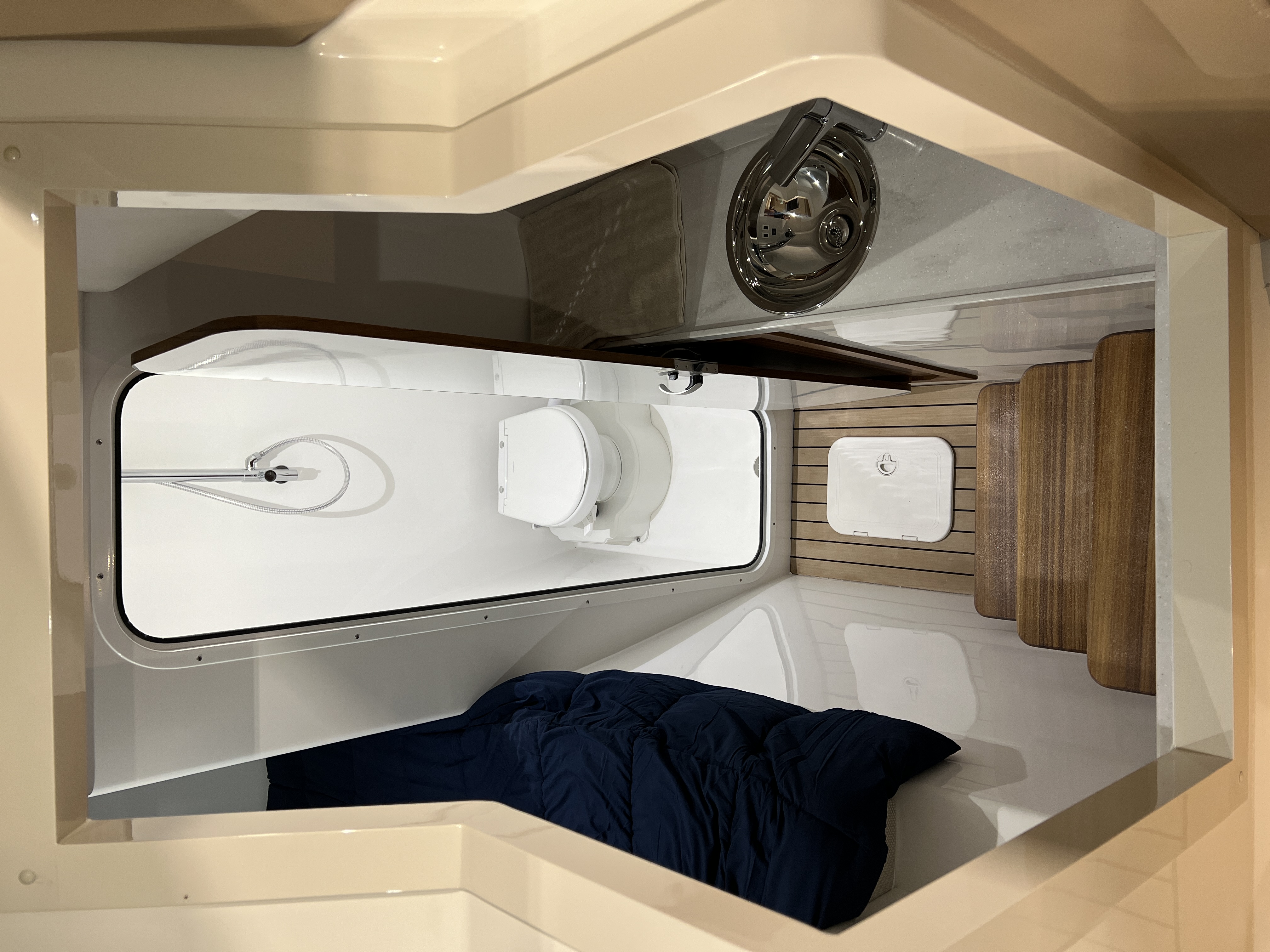 Front Runner 43 Catamaran 