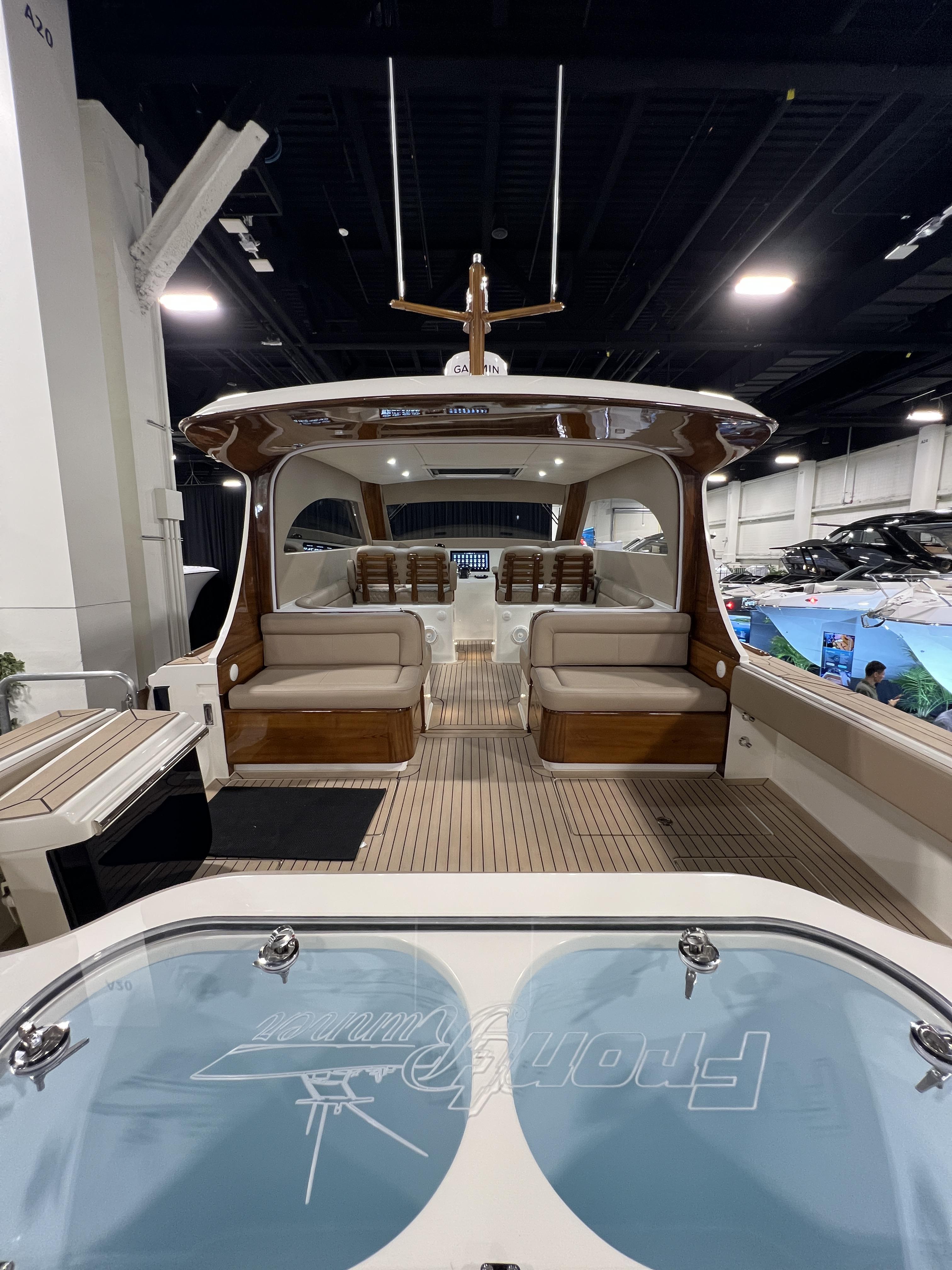 Front Runner 43 Catamaran 