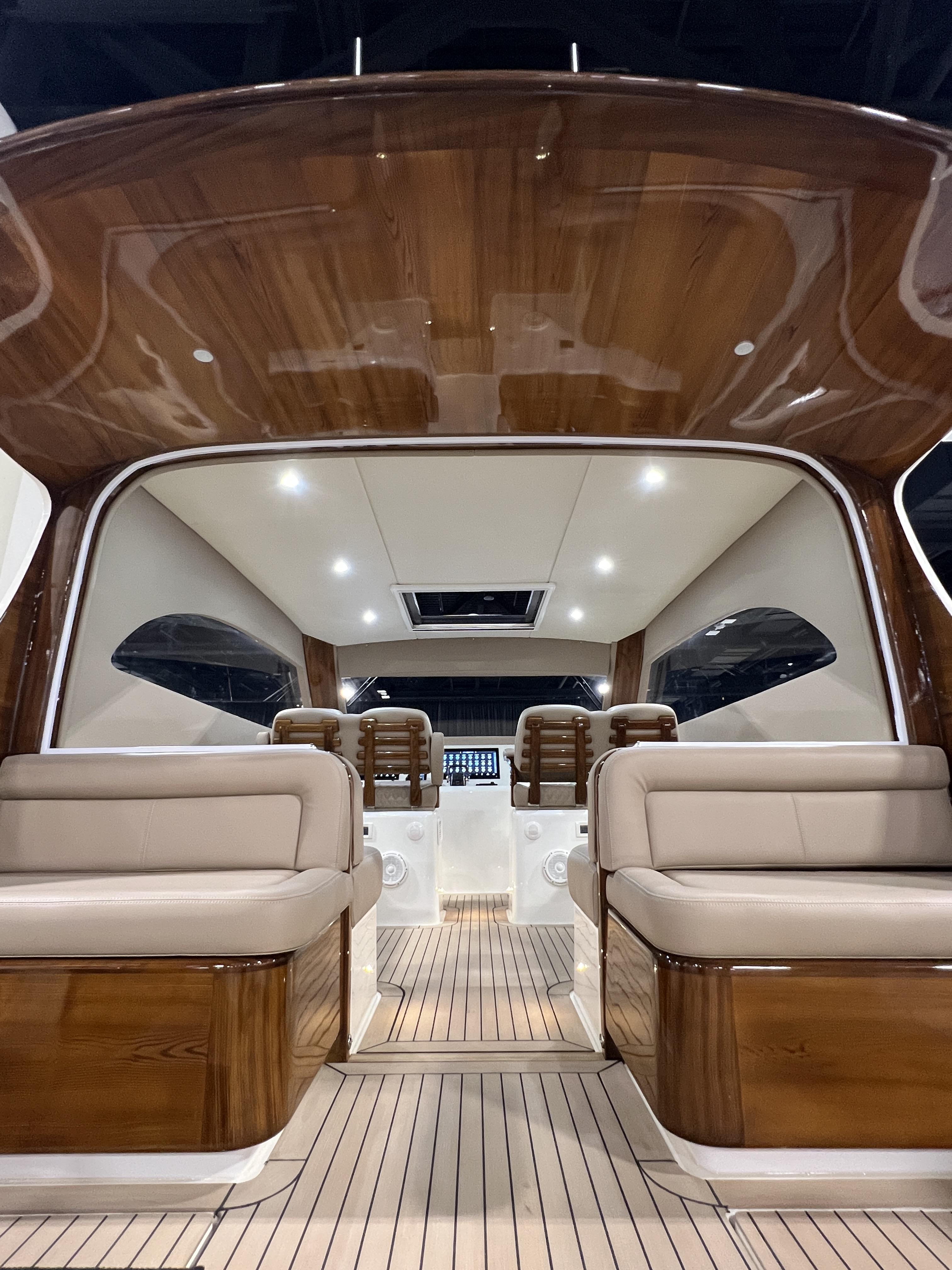 Front Runner 43 Catamaran 