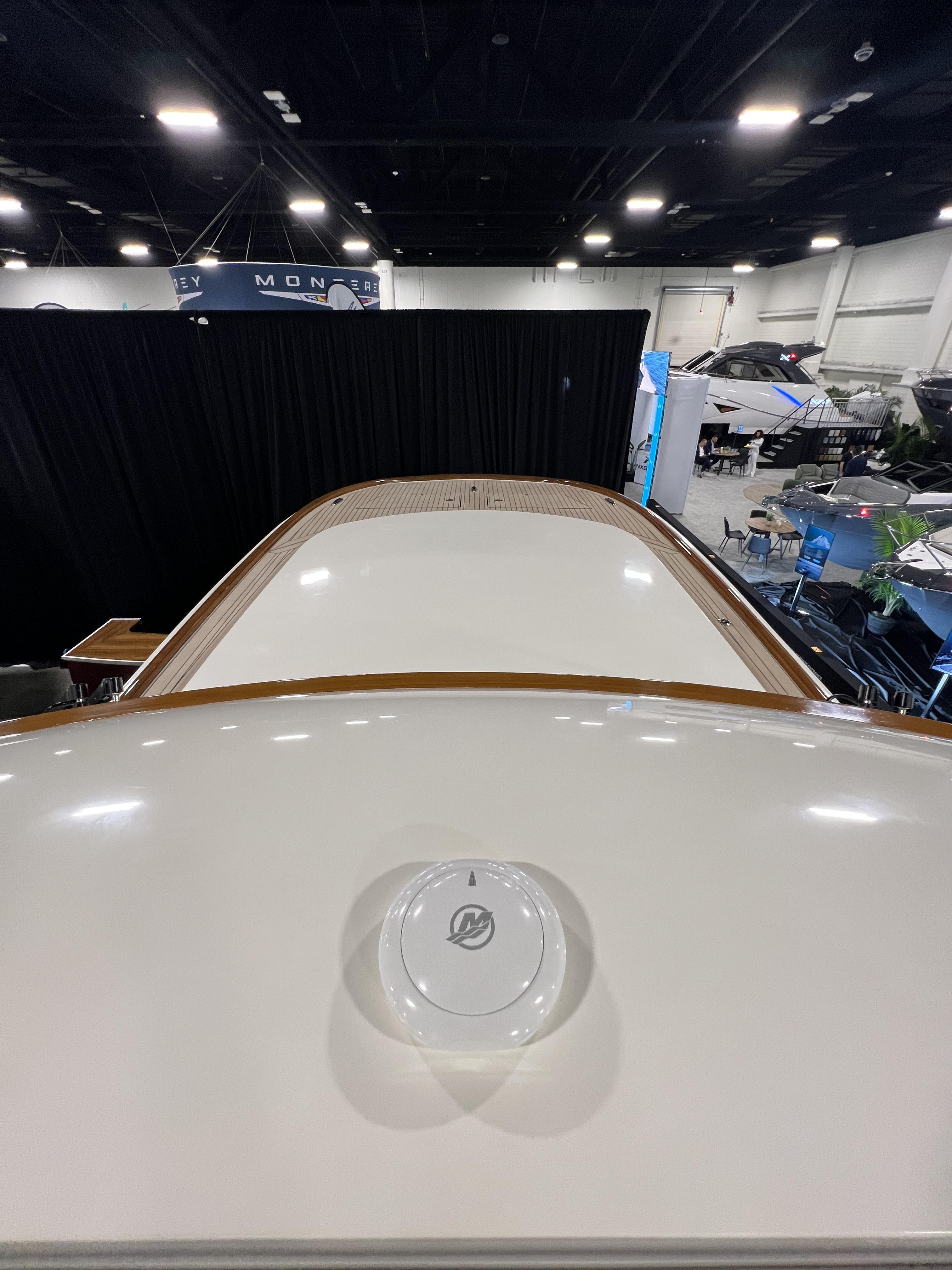 Front Runner 43 Catamaran 