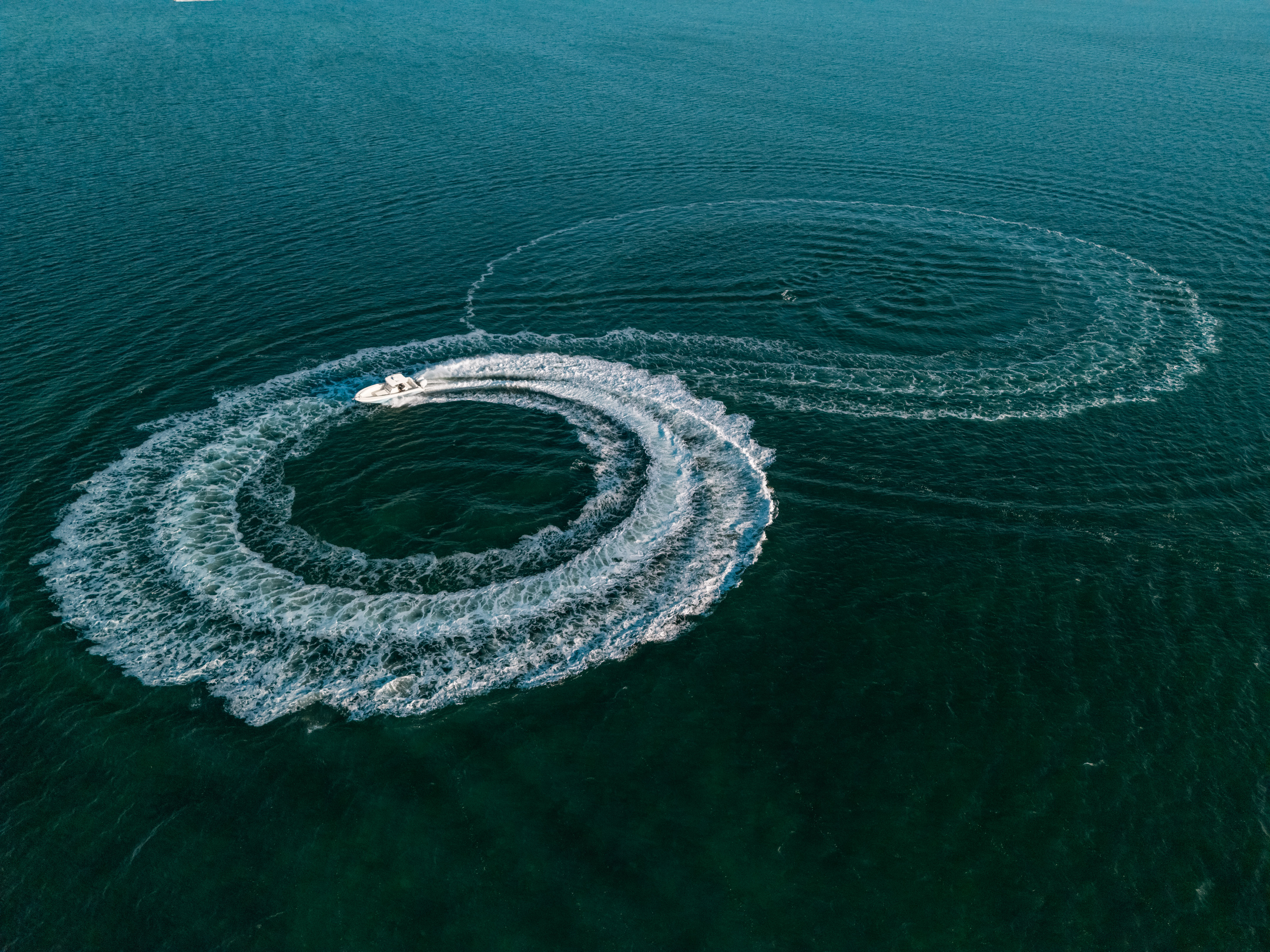 2005 Hydra-Sports Vector 33