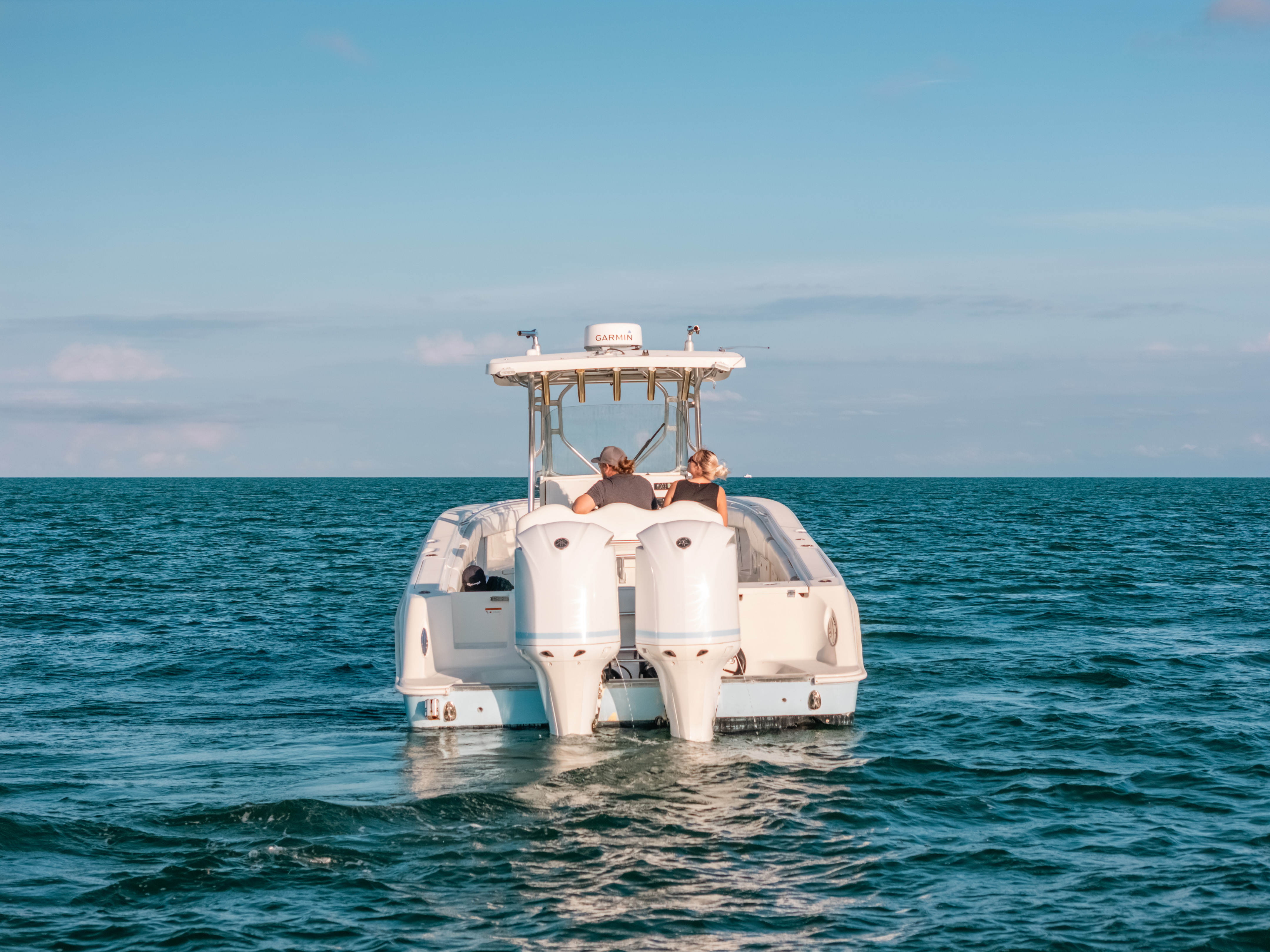 2005 Hydra-Sports Vector 33