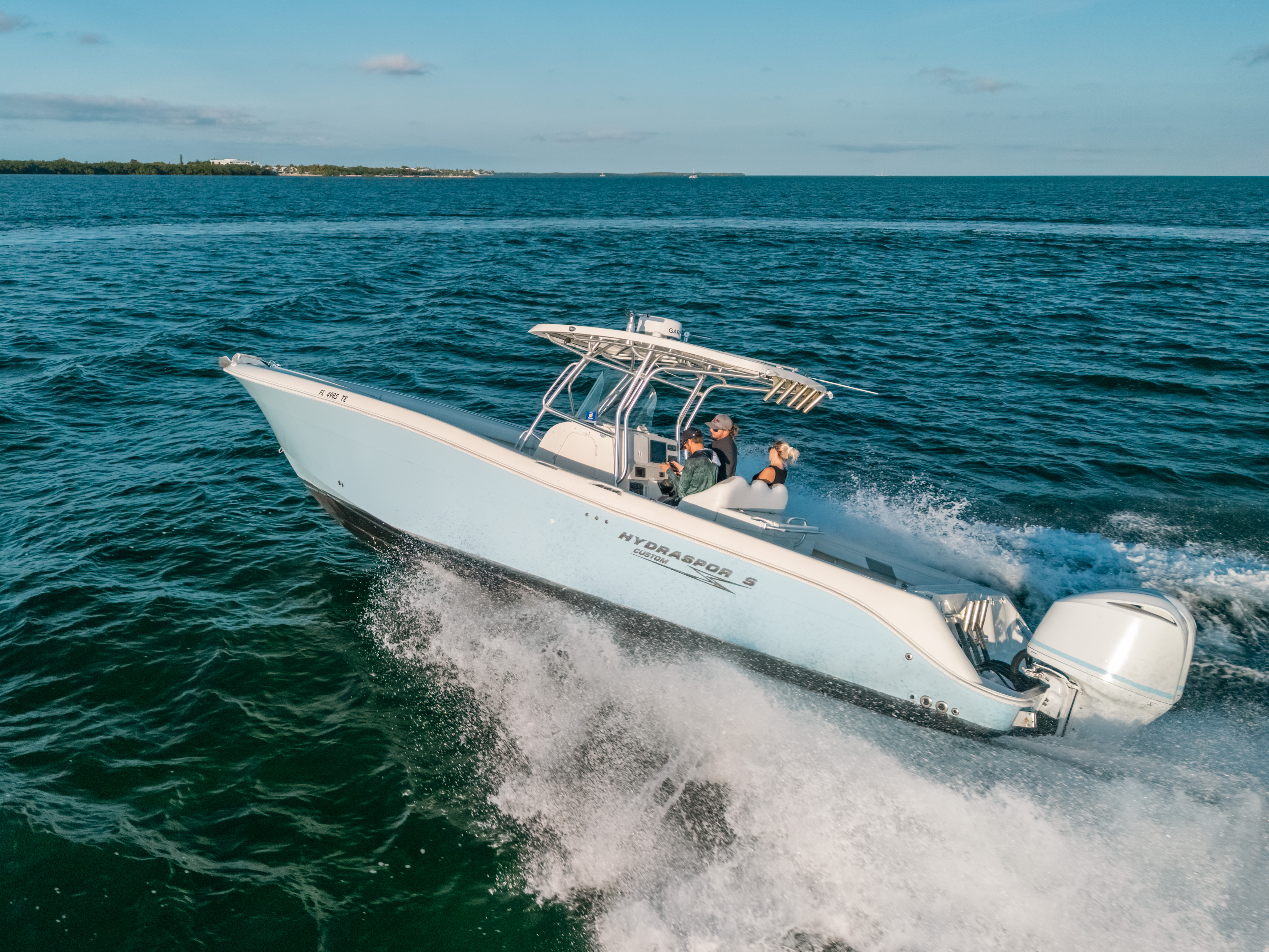 2005 Hydra-Sports Vector 33