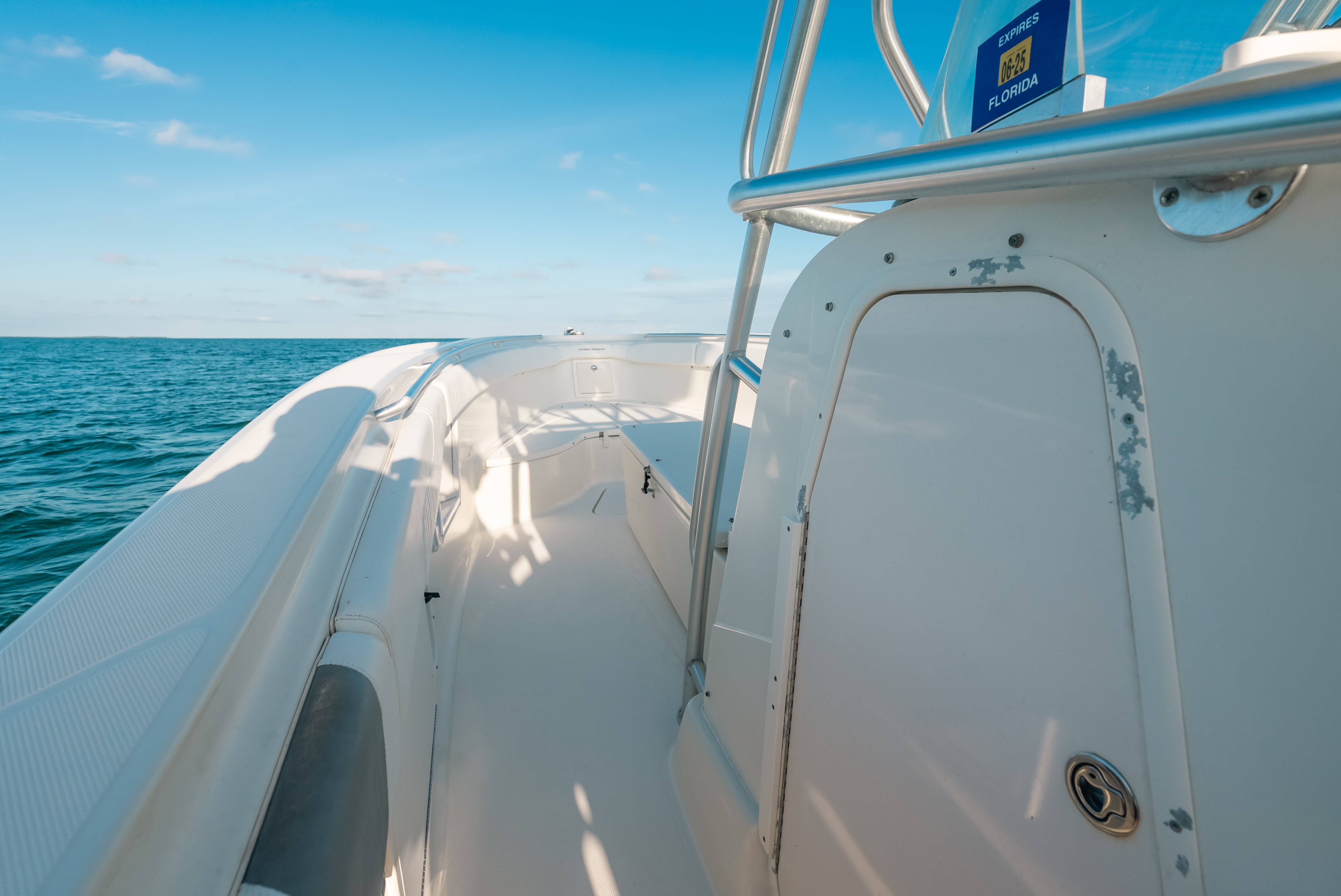 2005 Hydra-Sports Vector 33