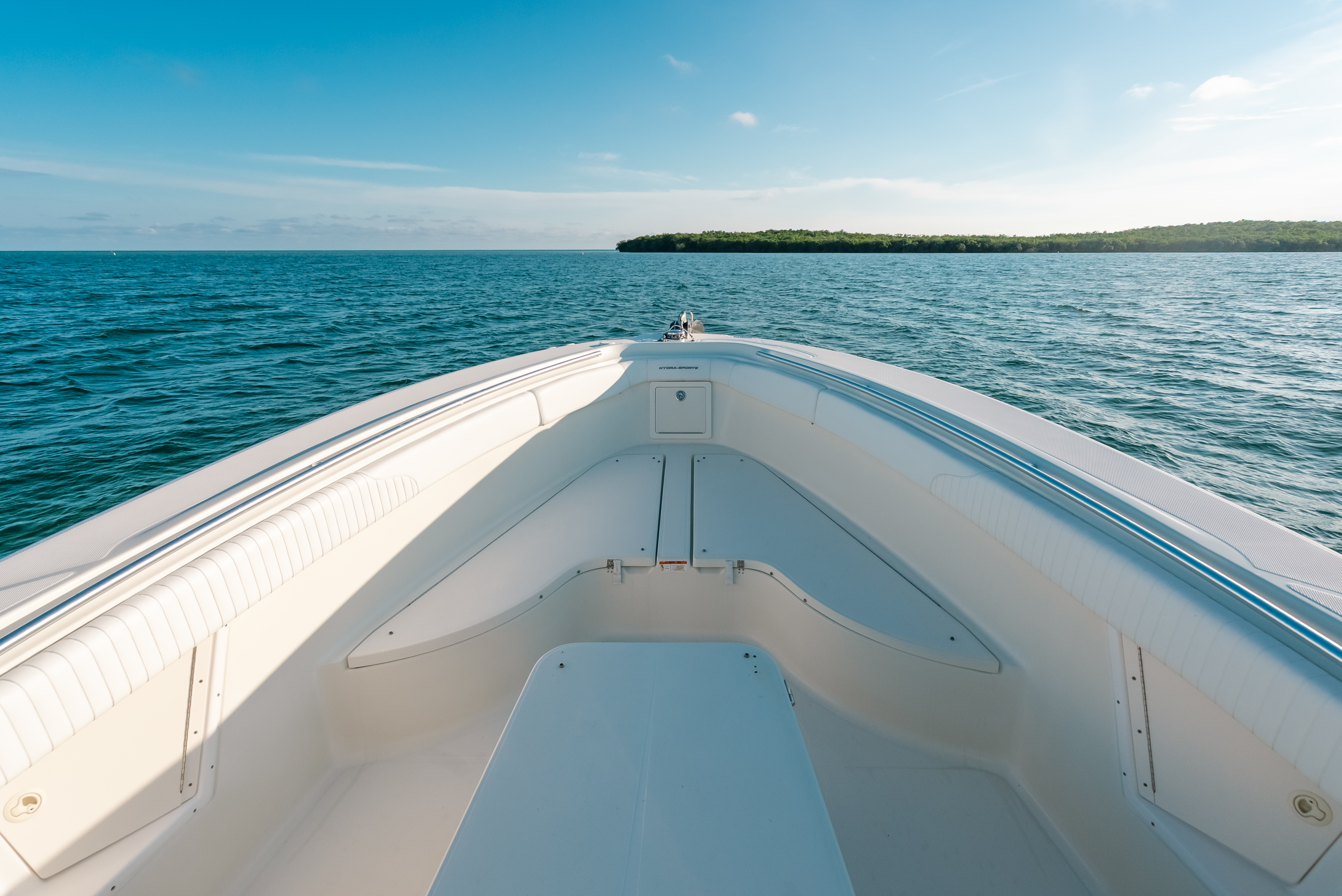 2005 Hydra-Sports Vector 33