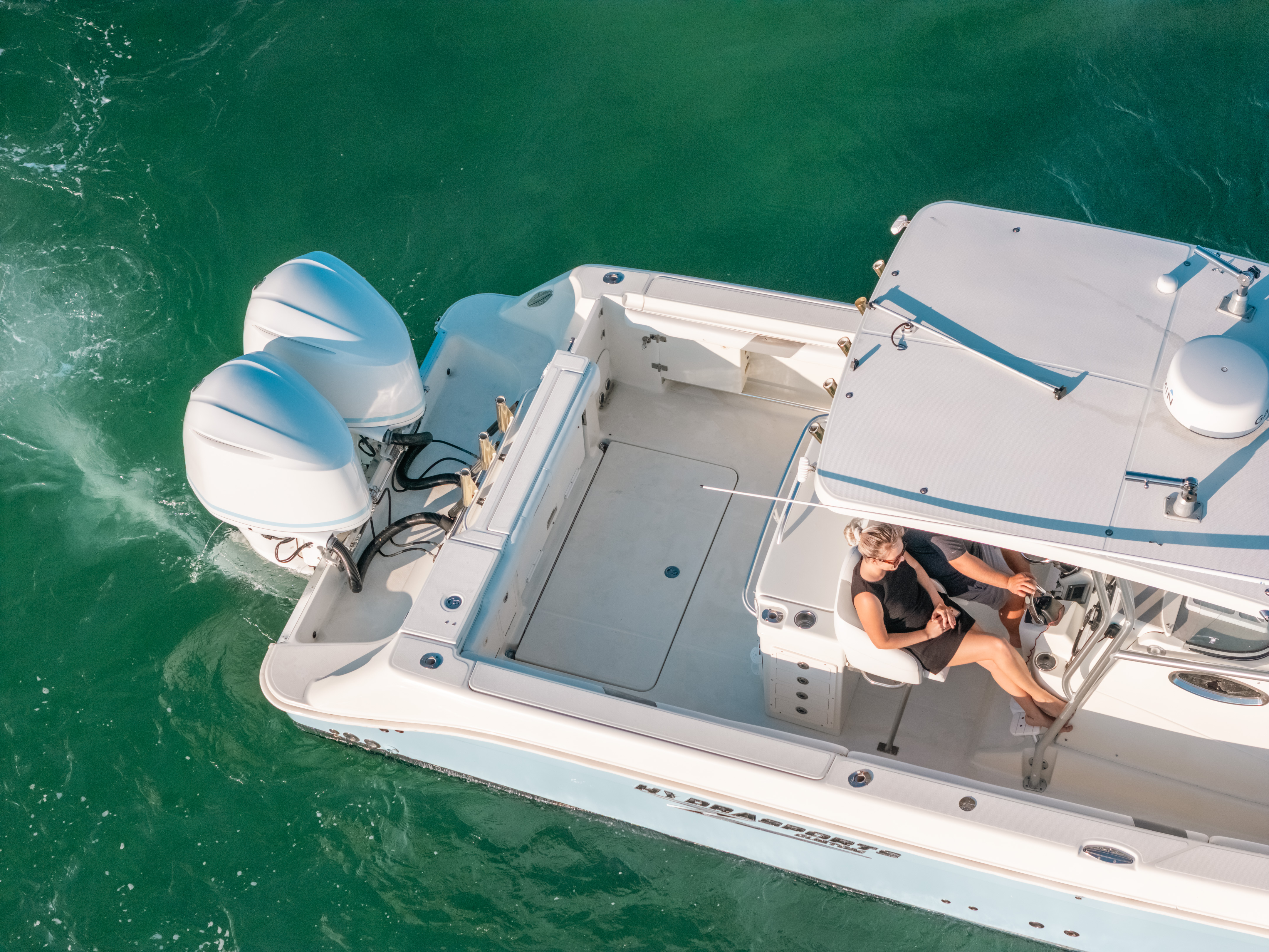 2005 Hydra-Sports Vector 33