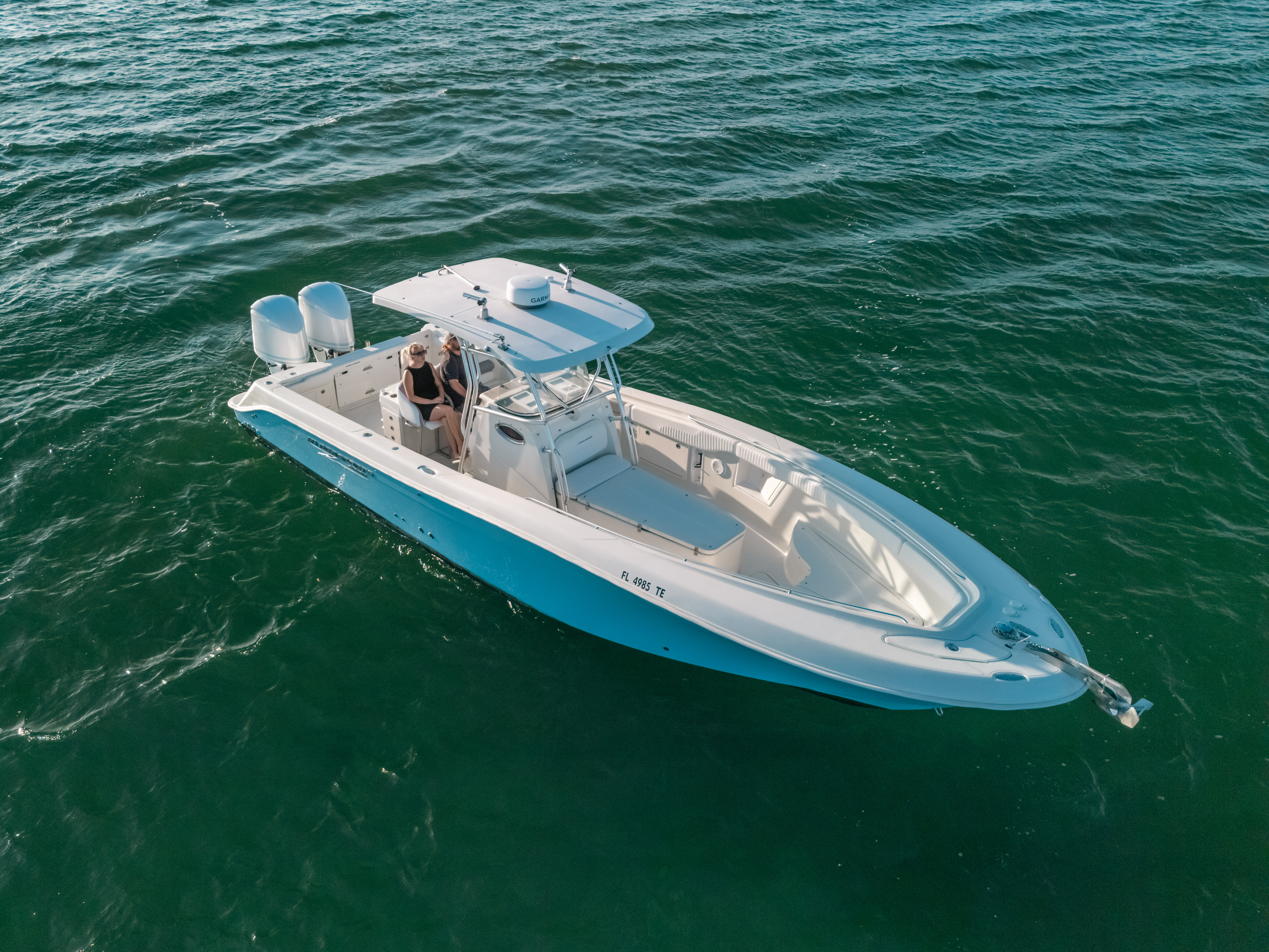 2005 Hydra-Sports Vector 33