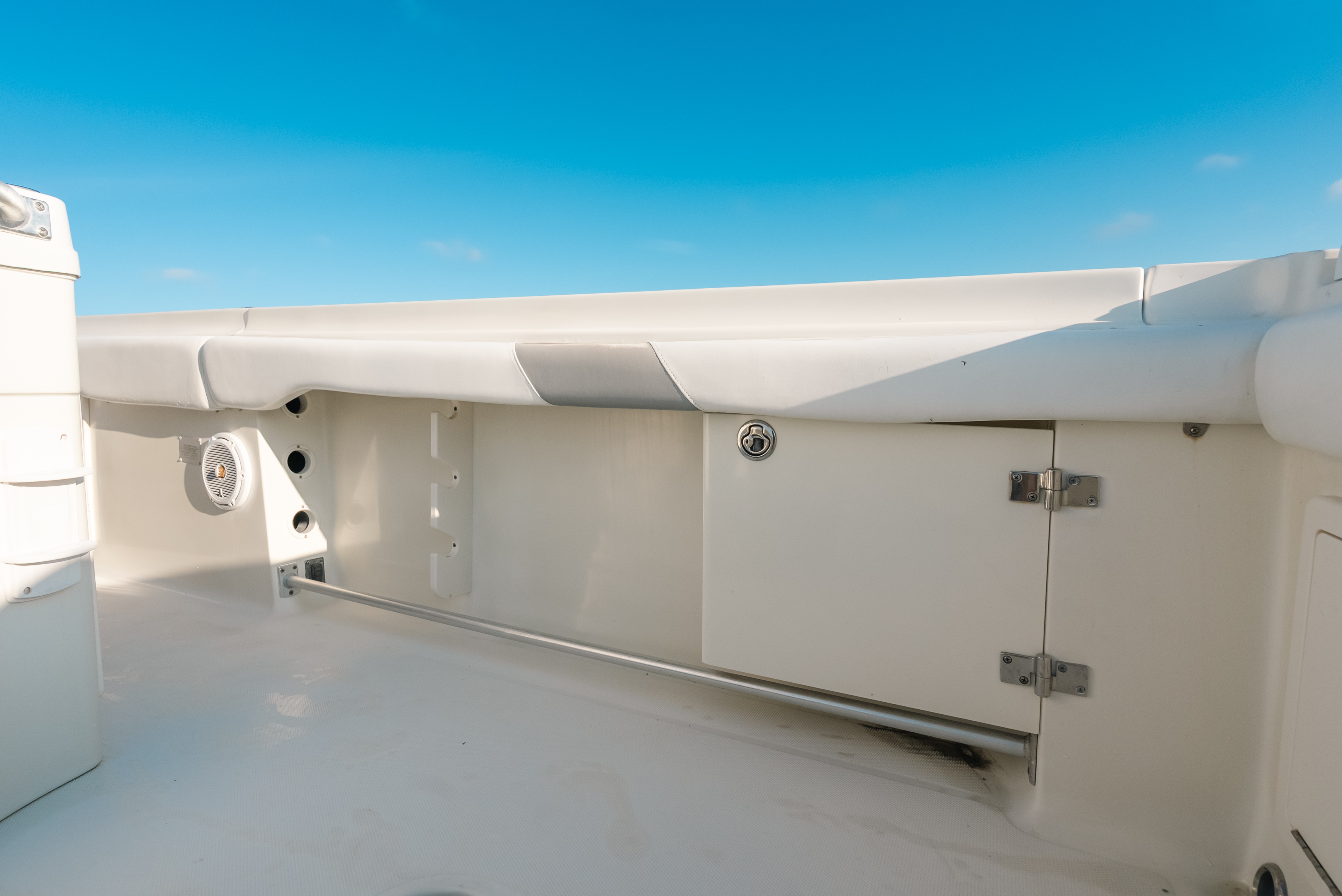 2005 Hydra-Sports Vector 33