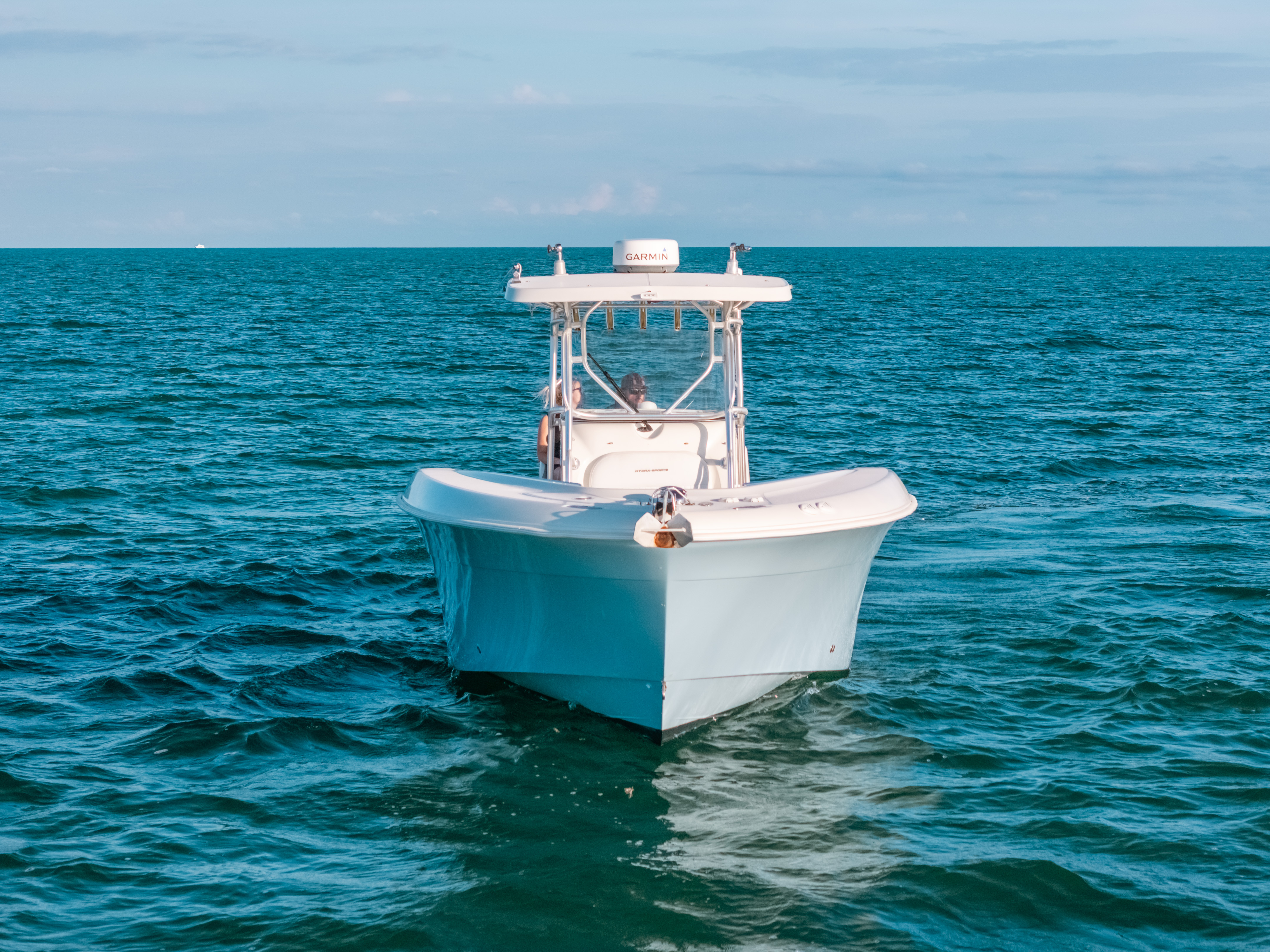 2005 Hydra-Sports Vector 33