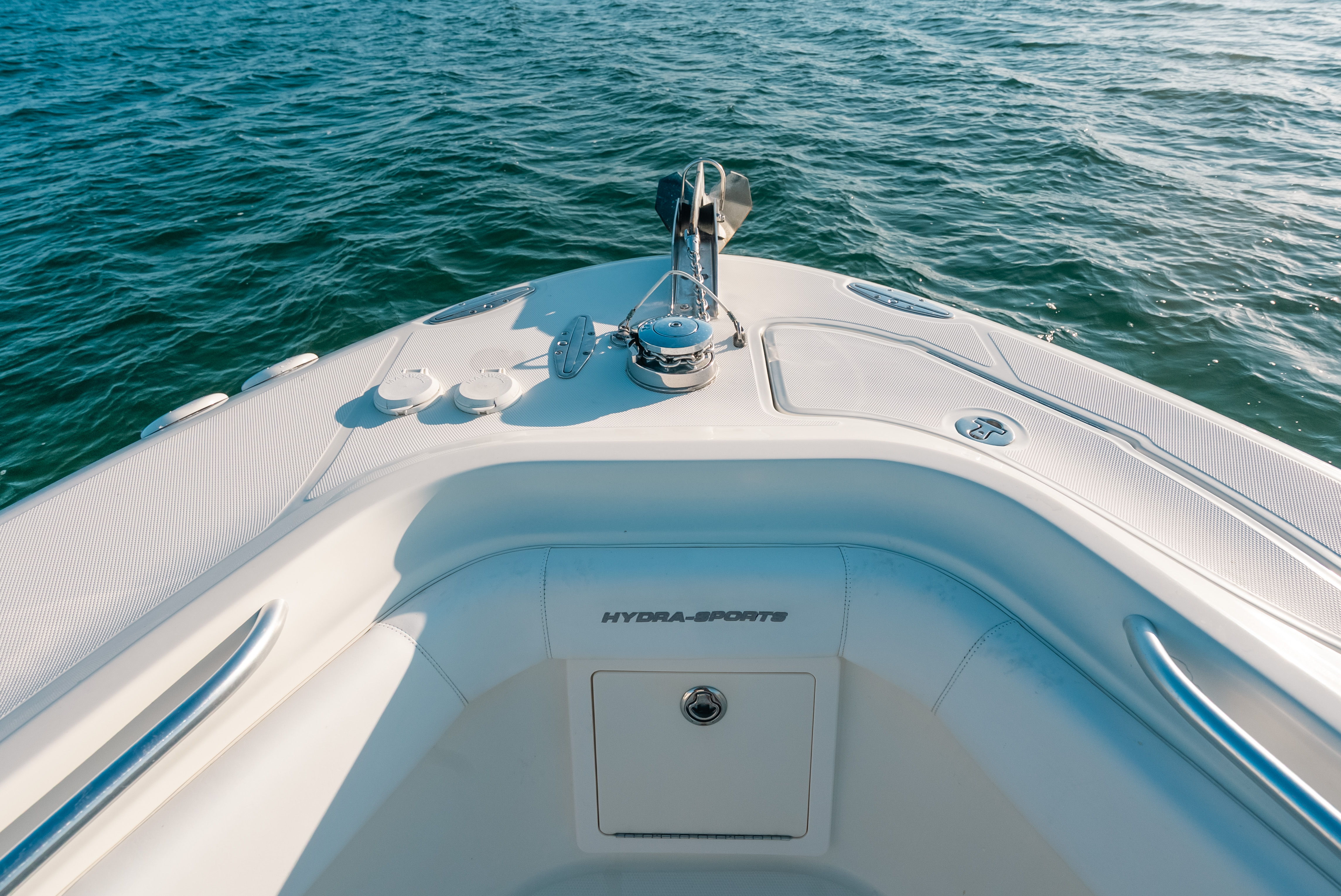 2005 Hydra-Sports Vector 33