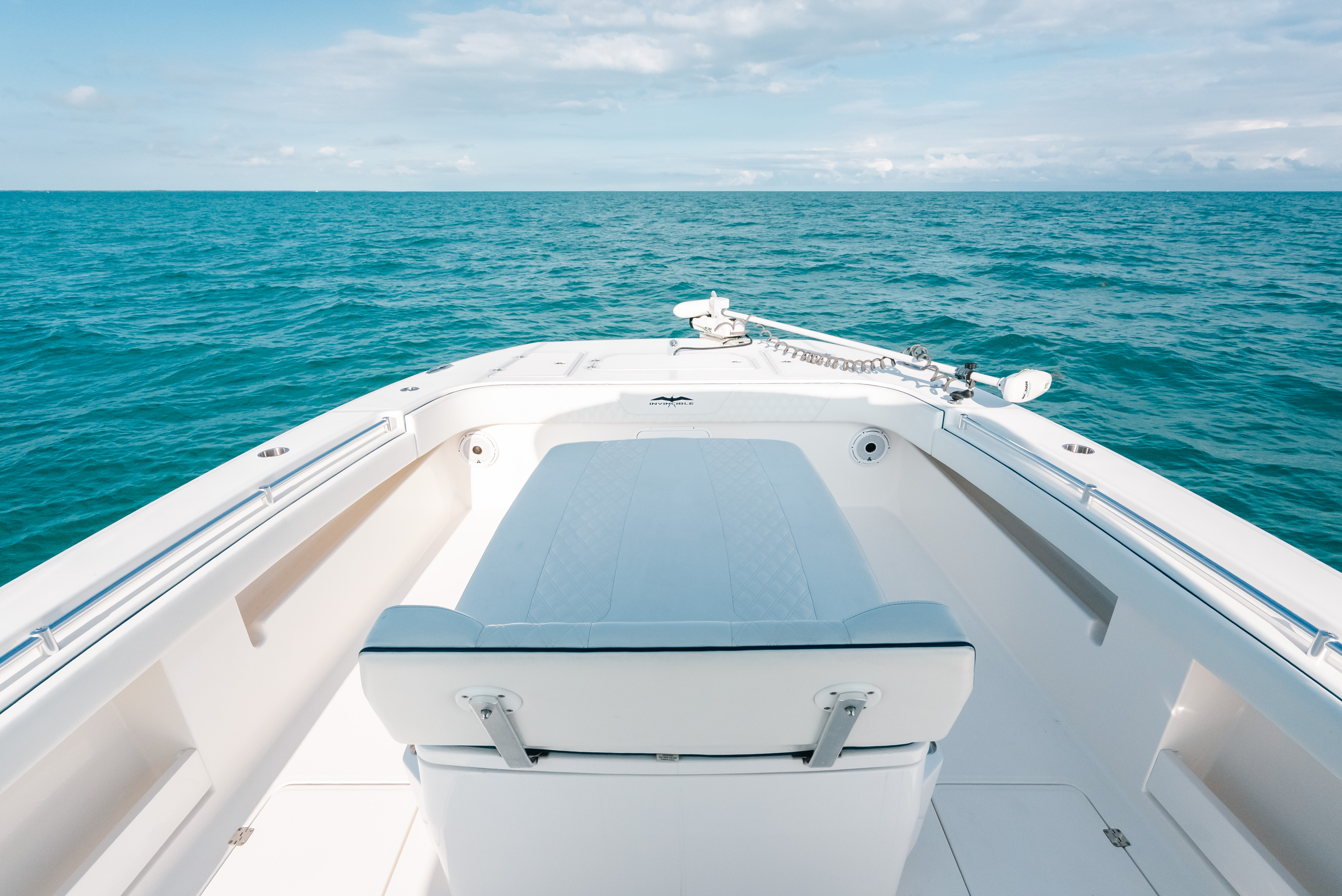 2021 Invincible 37 CAT