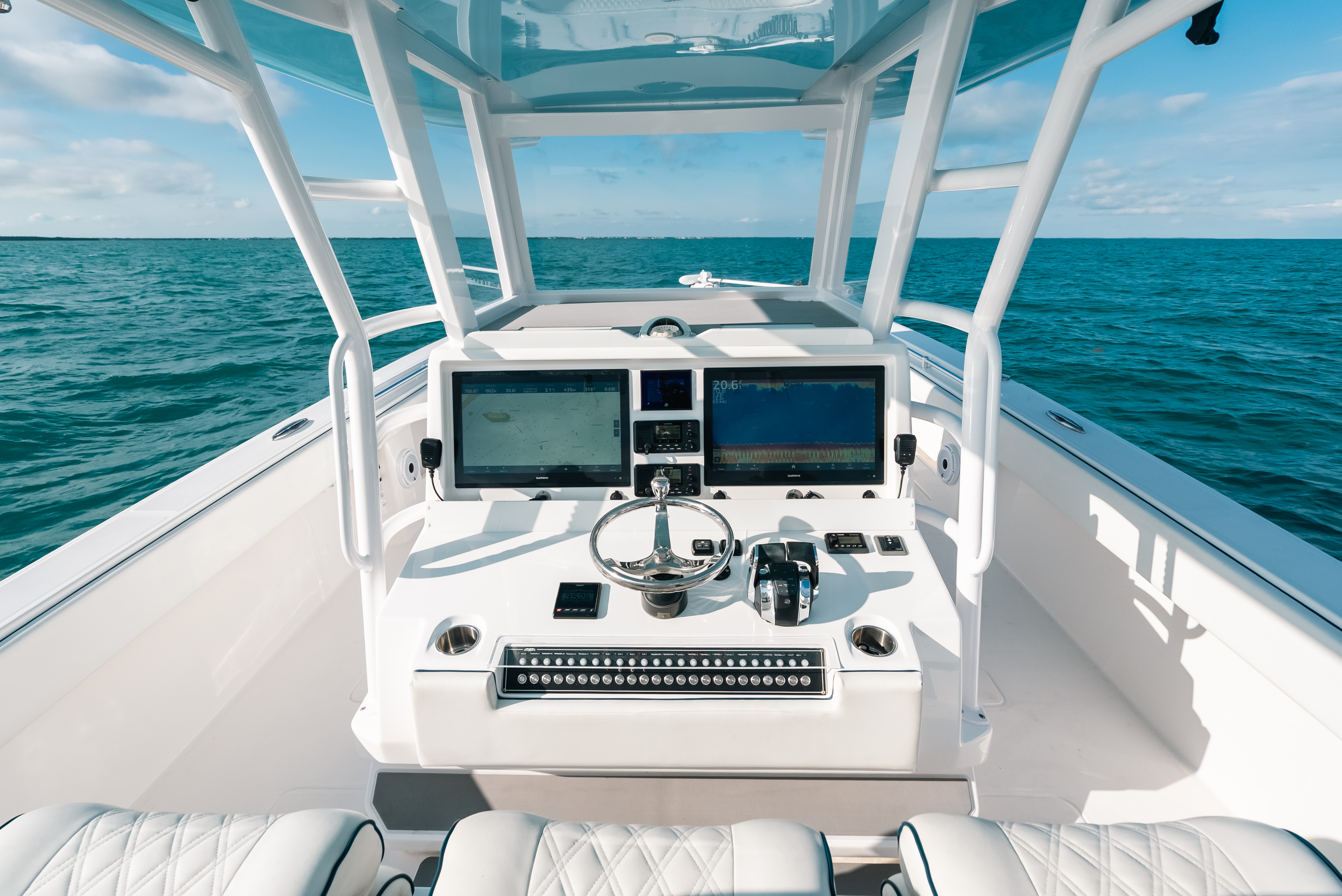 2021 Invincible 37 CAT