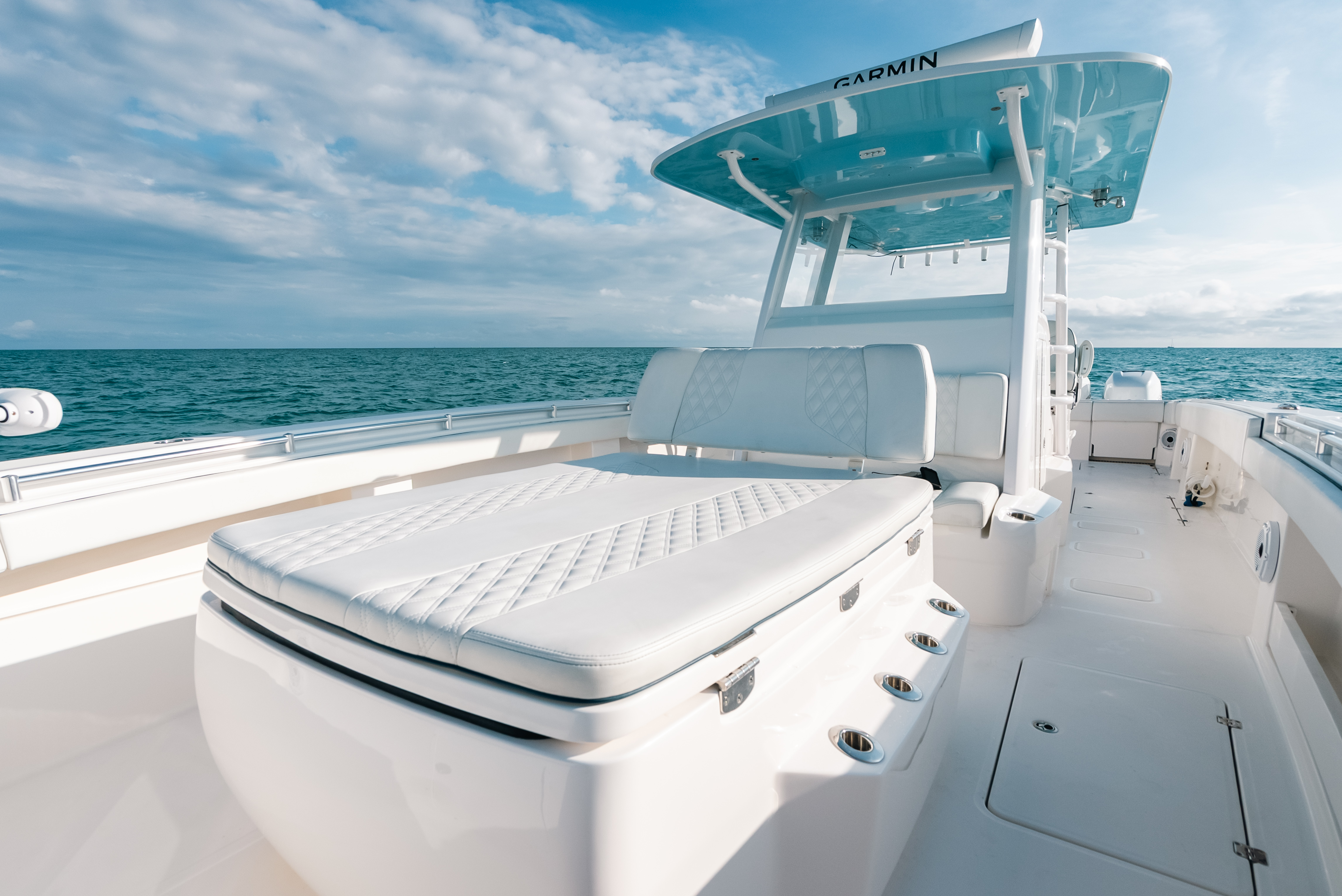 2021 Invincible 37 CAT