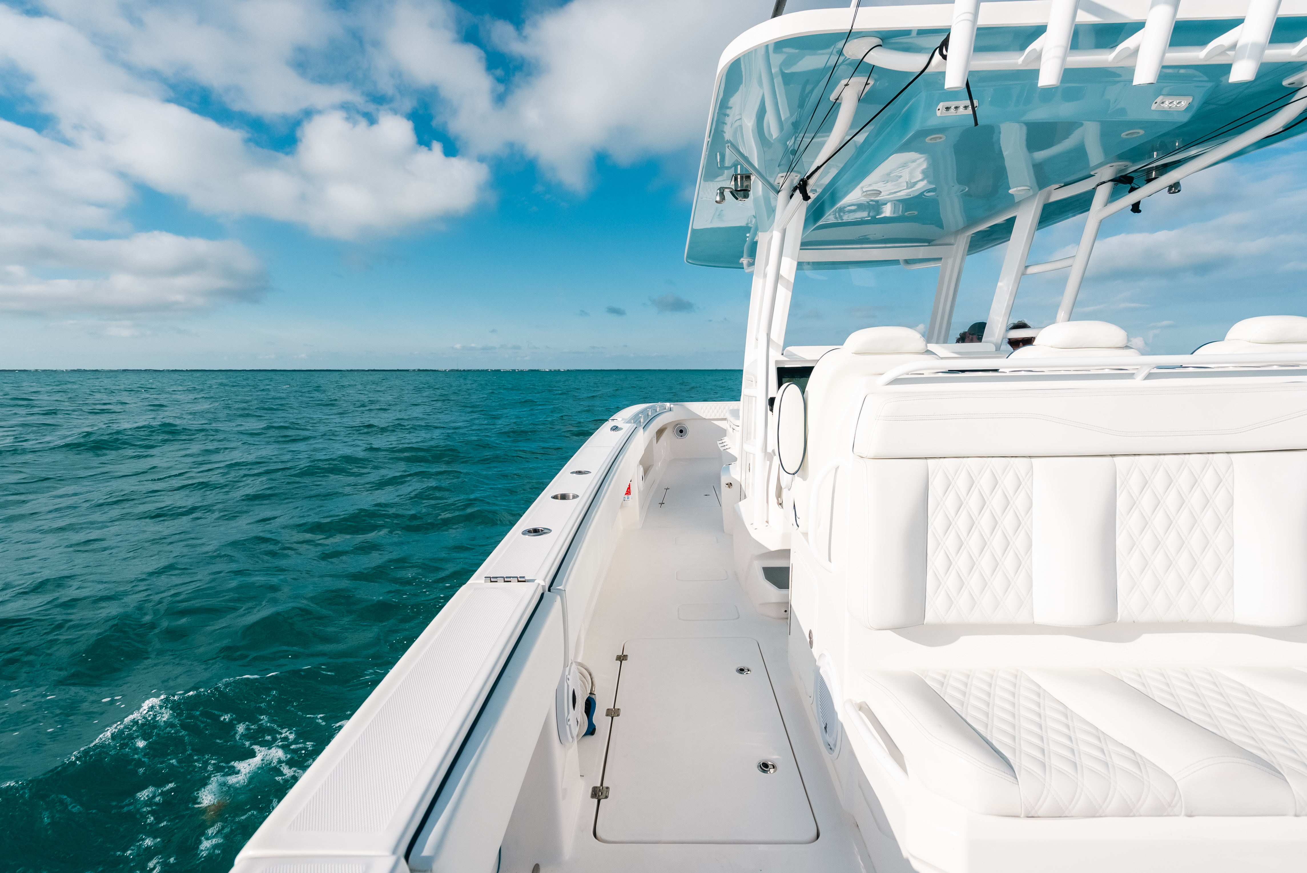 2021 Invincible 37 CAT