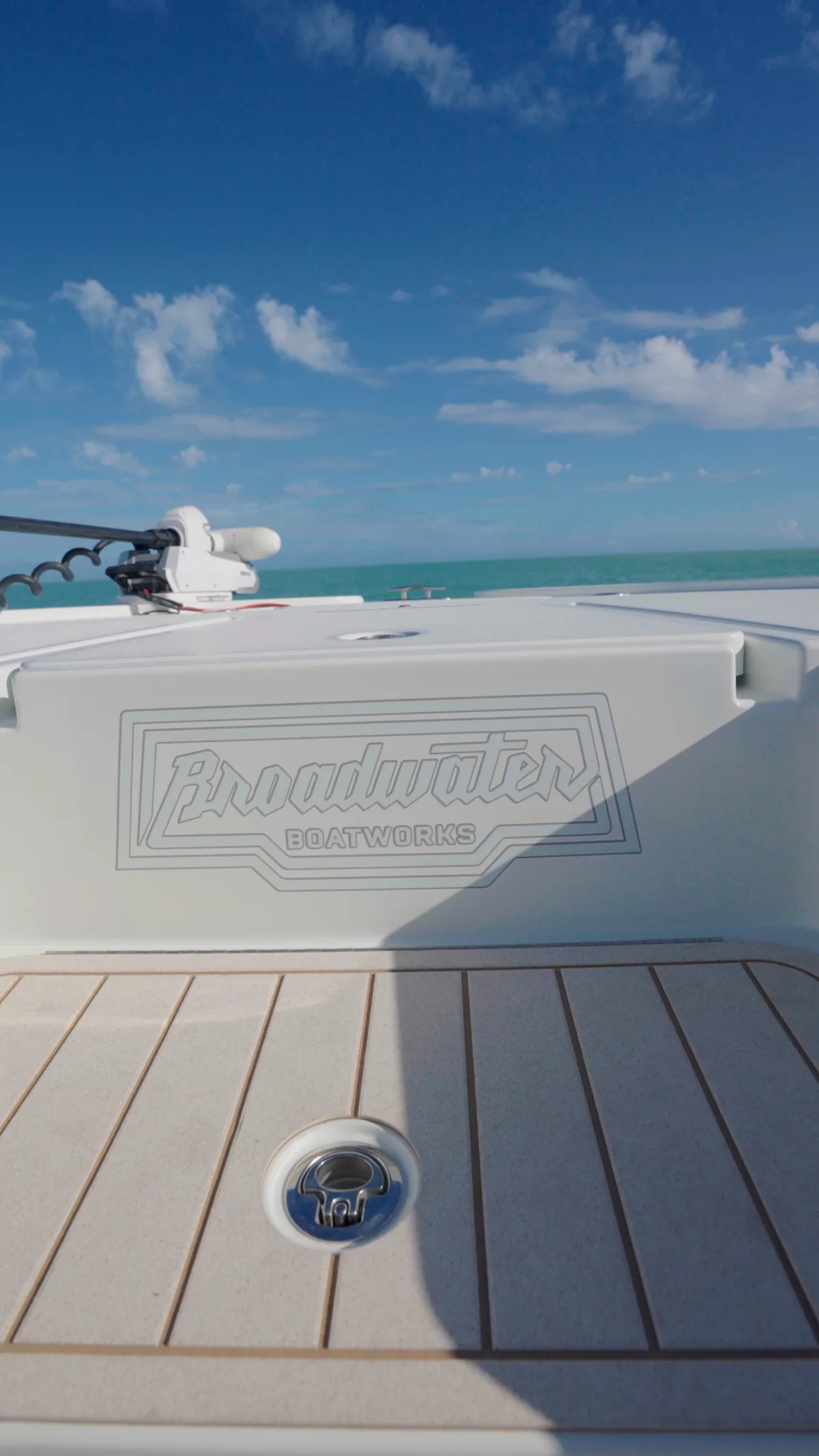 2026 Broadwater 25 Bay Cat