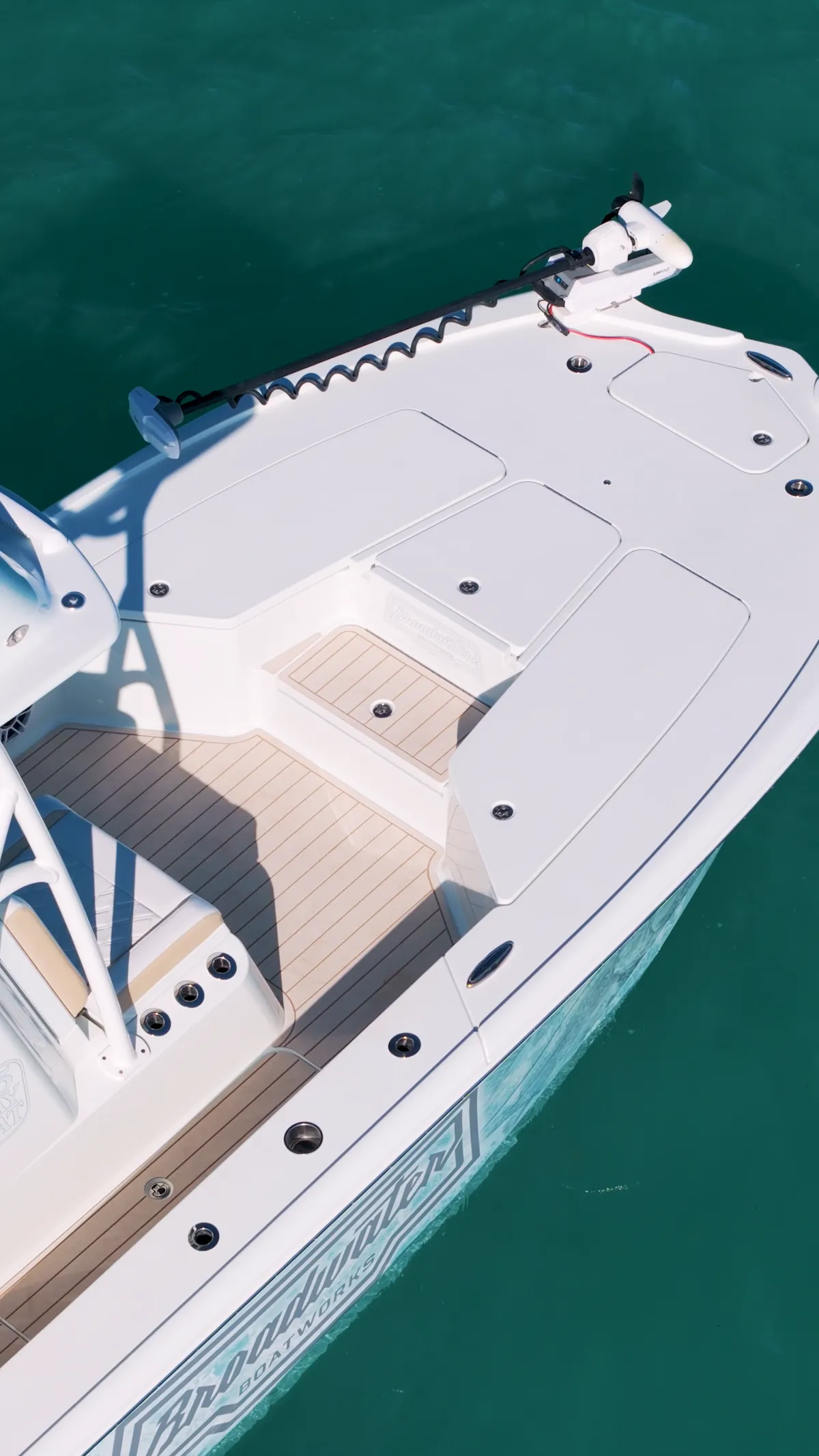 2026 Broadwater 25 Bay Cat