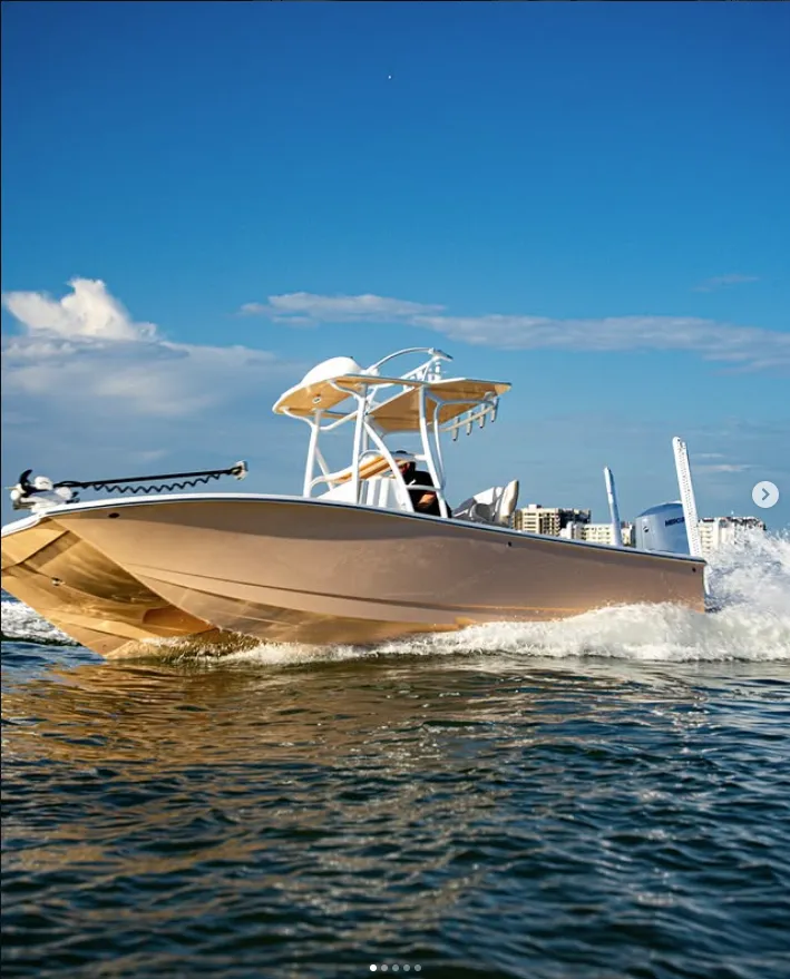 2026 Broadwater 25 Bay Cat