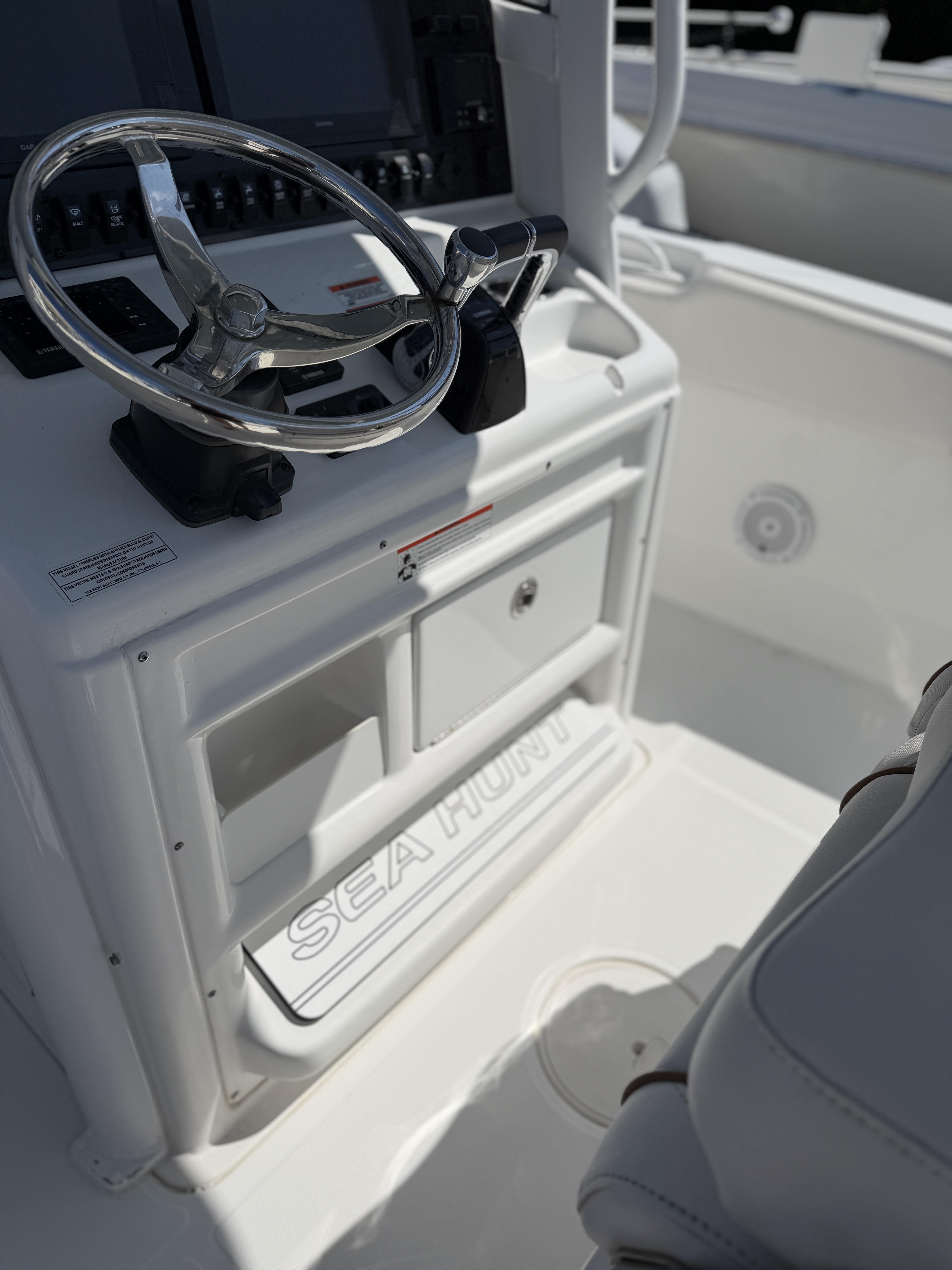 2019 Sea Hunt Gamefish 27 