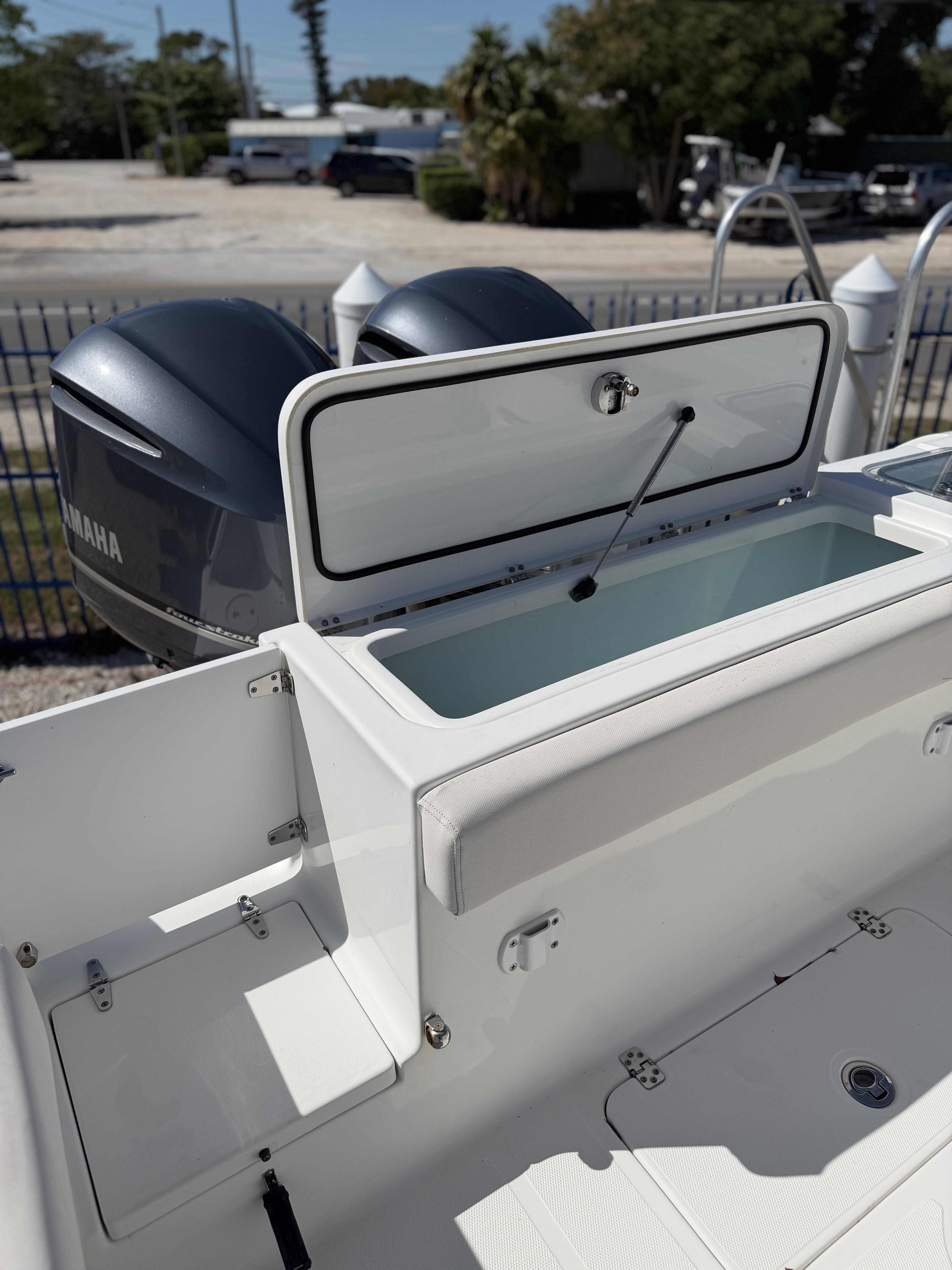 2019 Sea Hunt Gamefish 27 