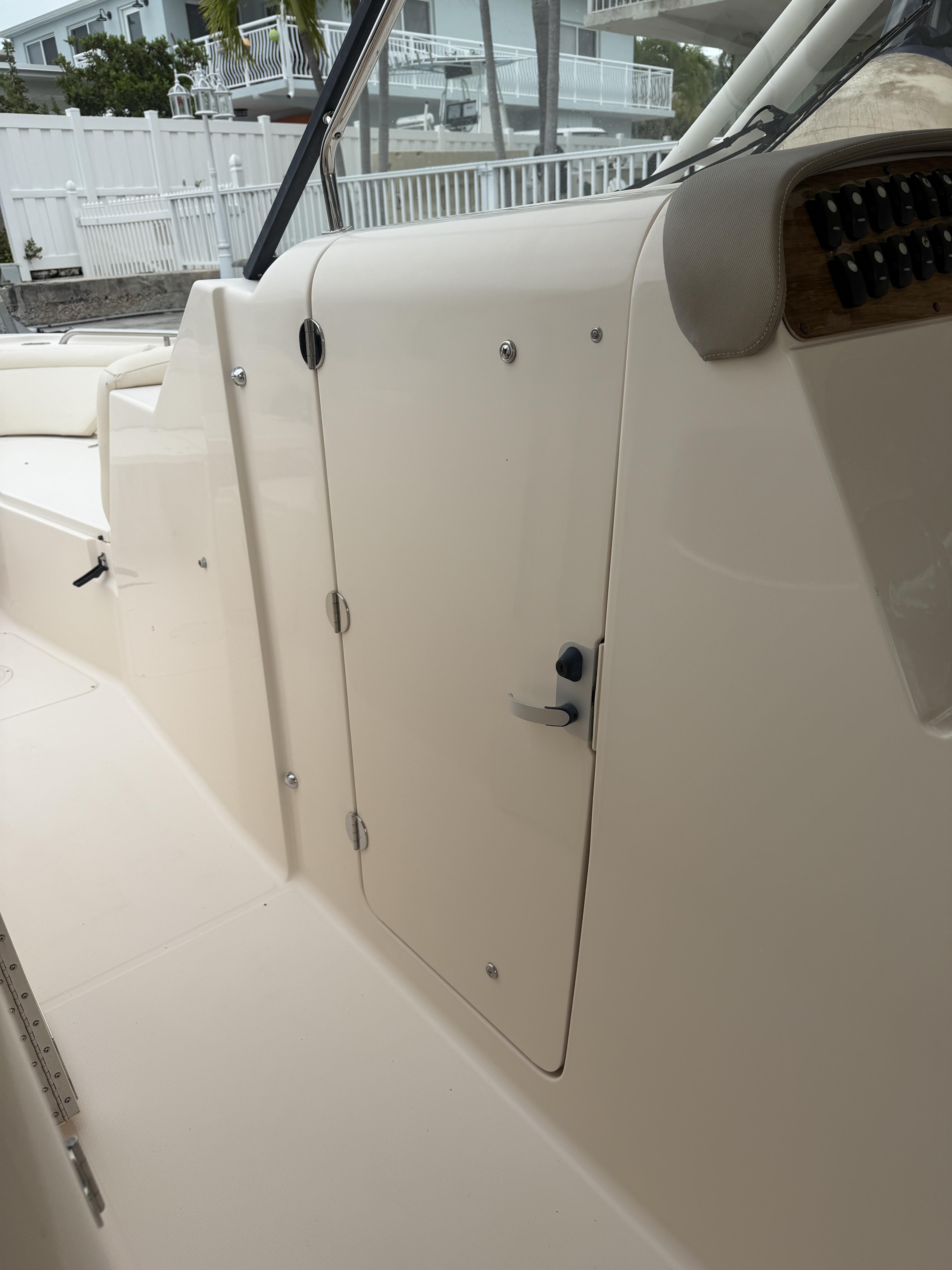 2015 Grady White Freedom 335