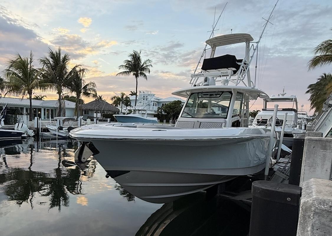 2023 Boston Whaler 380 Outrage