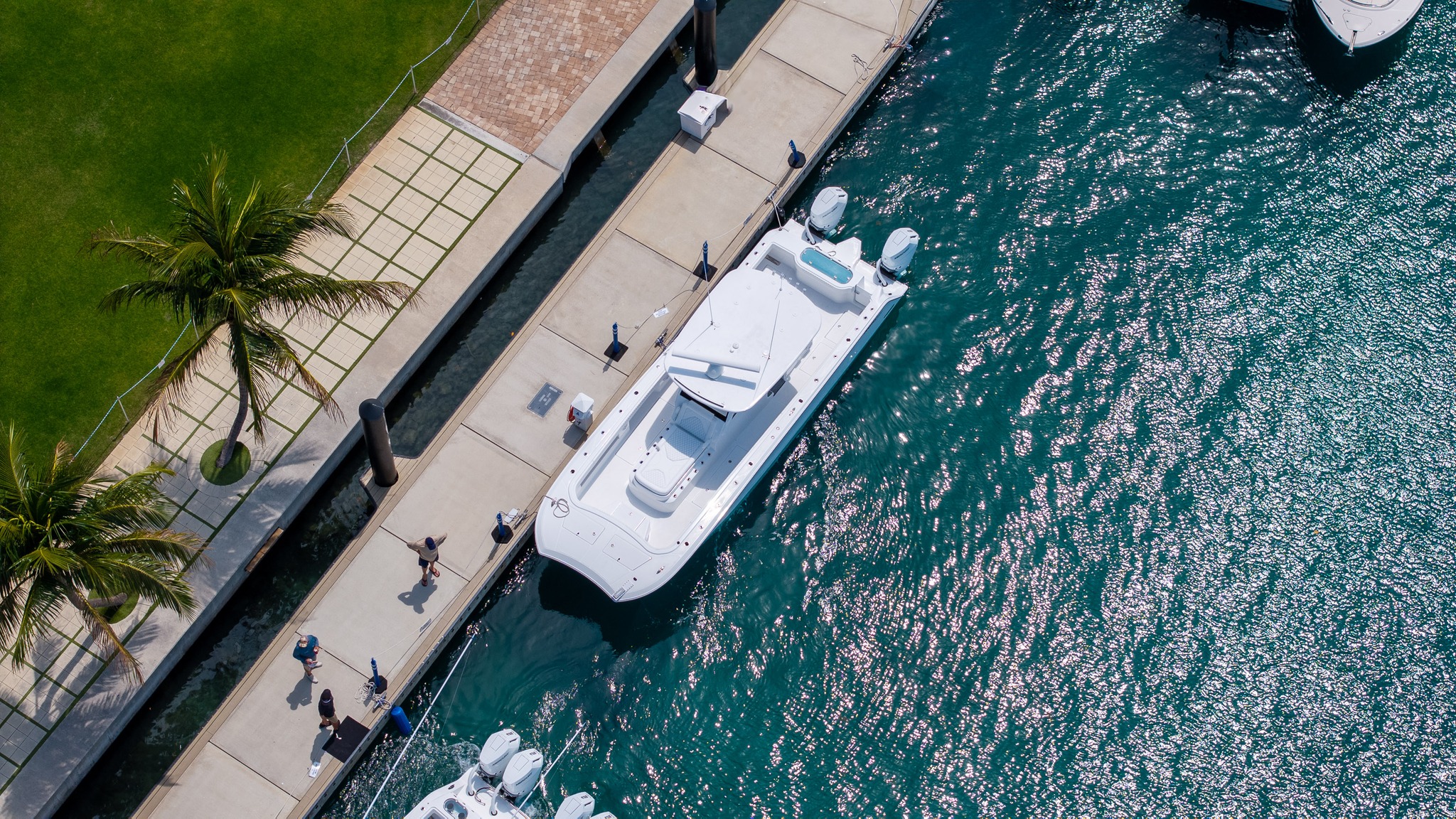 Front Runner 35 Catamaran