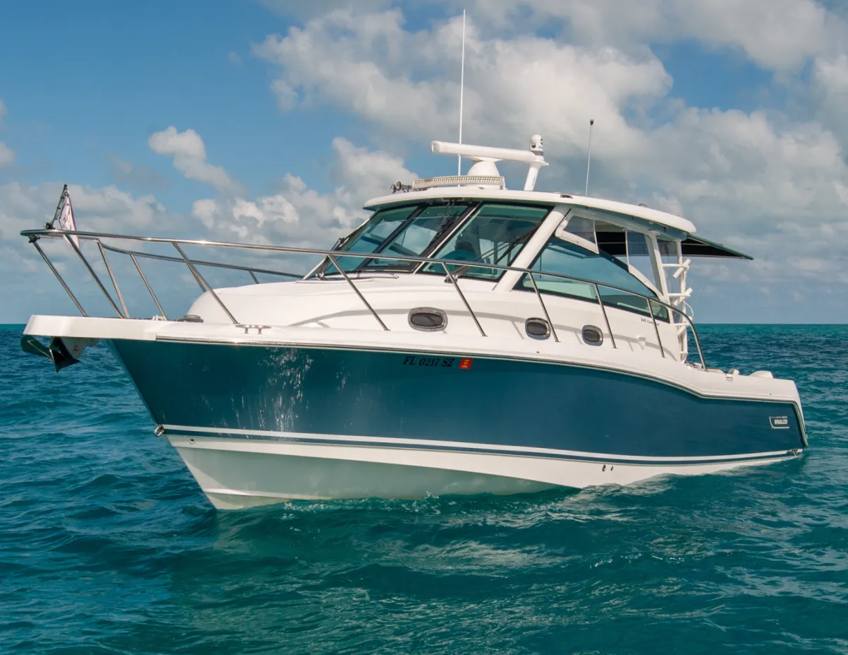 2021 Boston Whaler 345 Conquest