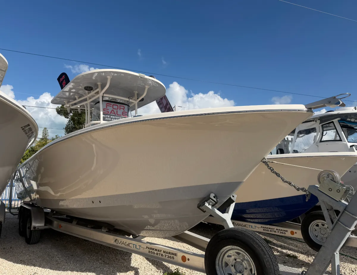 2023 Sea Chaser 27 HFC