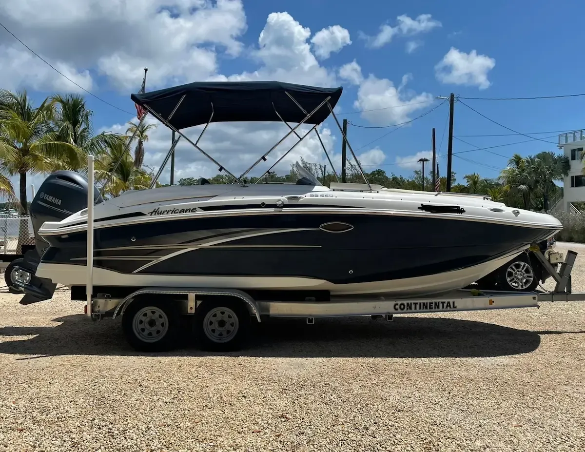 2017 Hurricane SunDeck 2200 OB