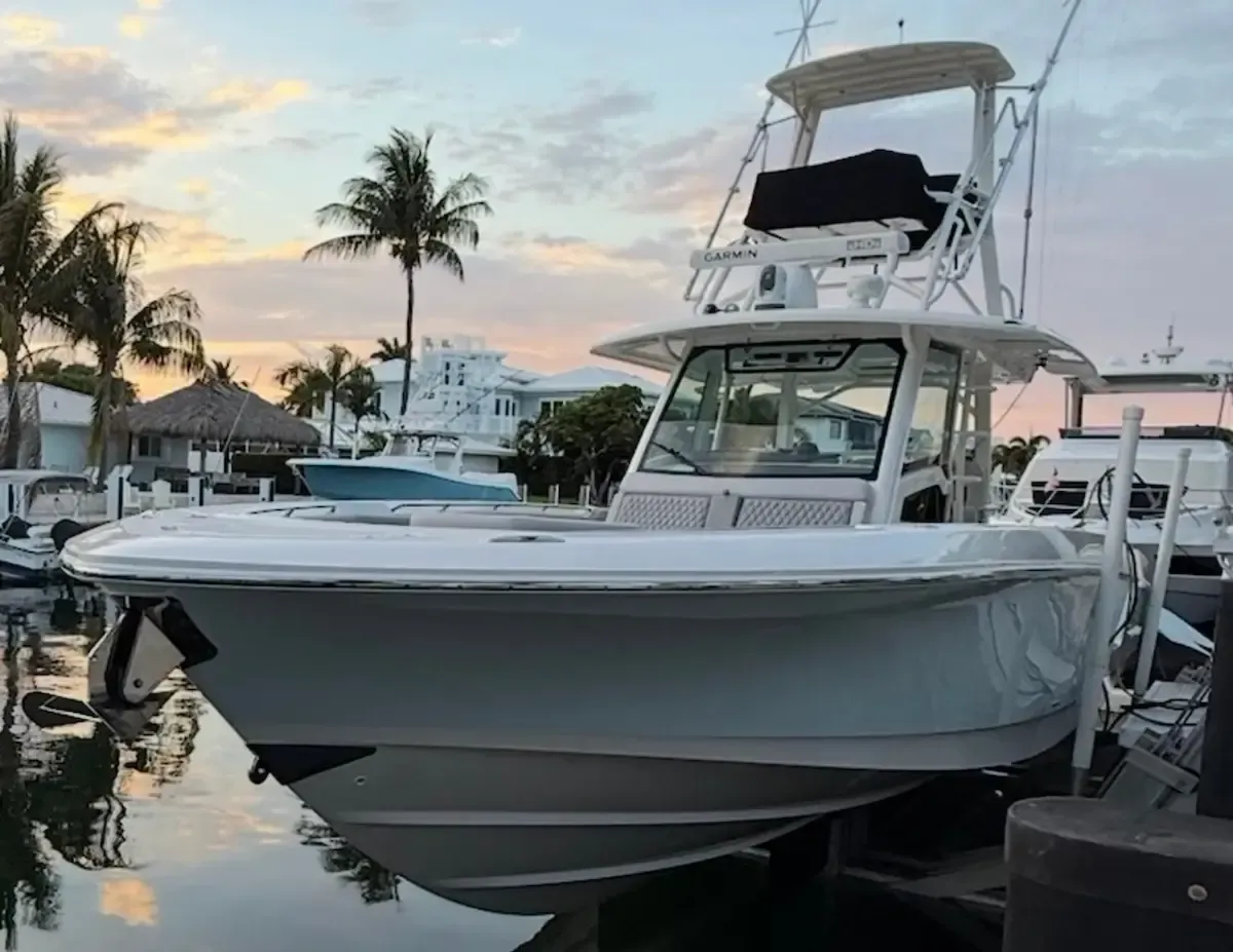 2023 Boston Whaler 380 Outrage