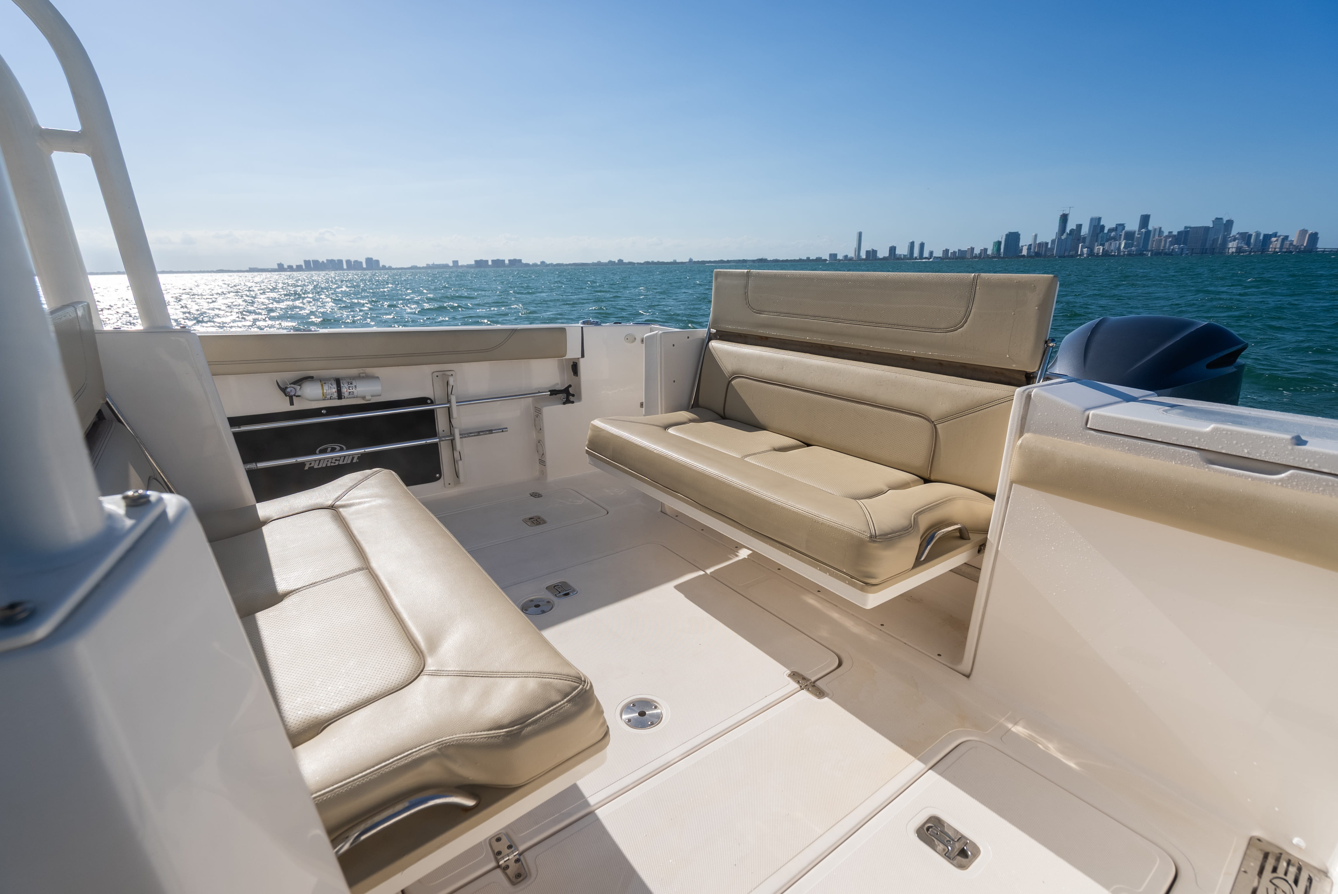 2018 Pursuit S 328 Sport